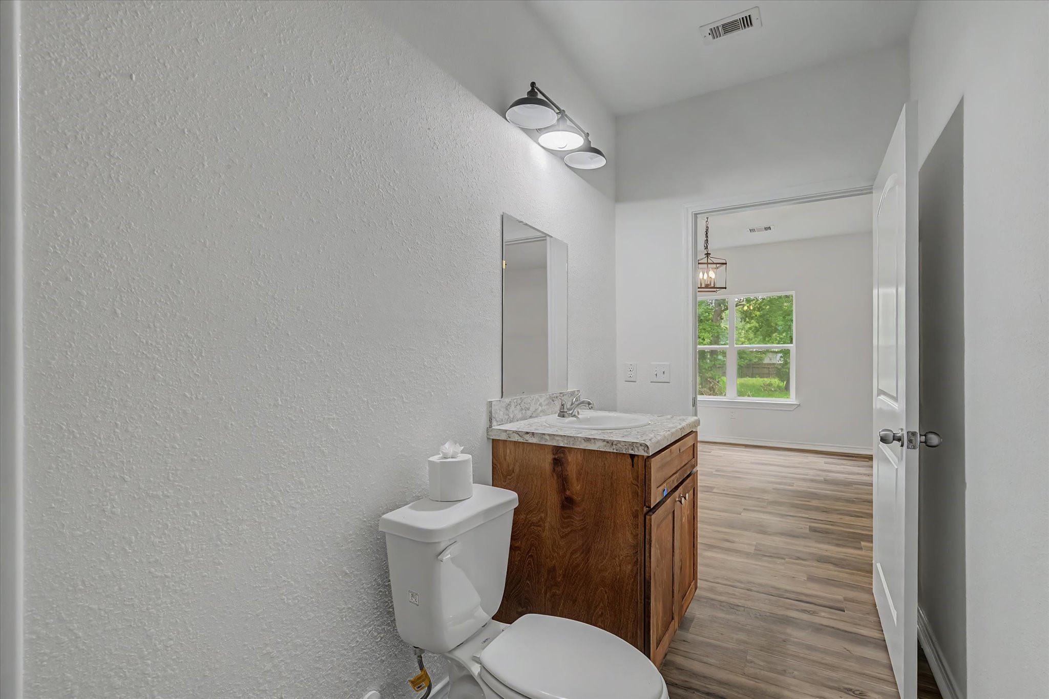 517 E Linney Street Property Photo 17