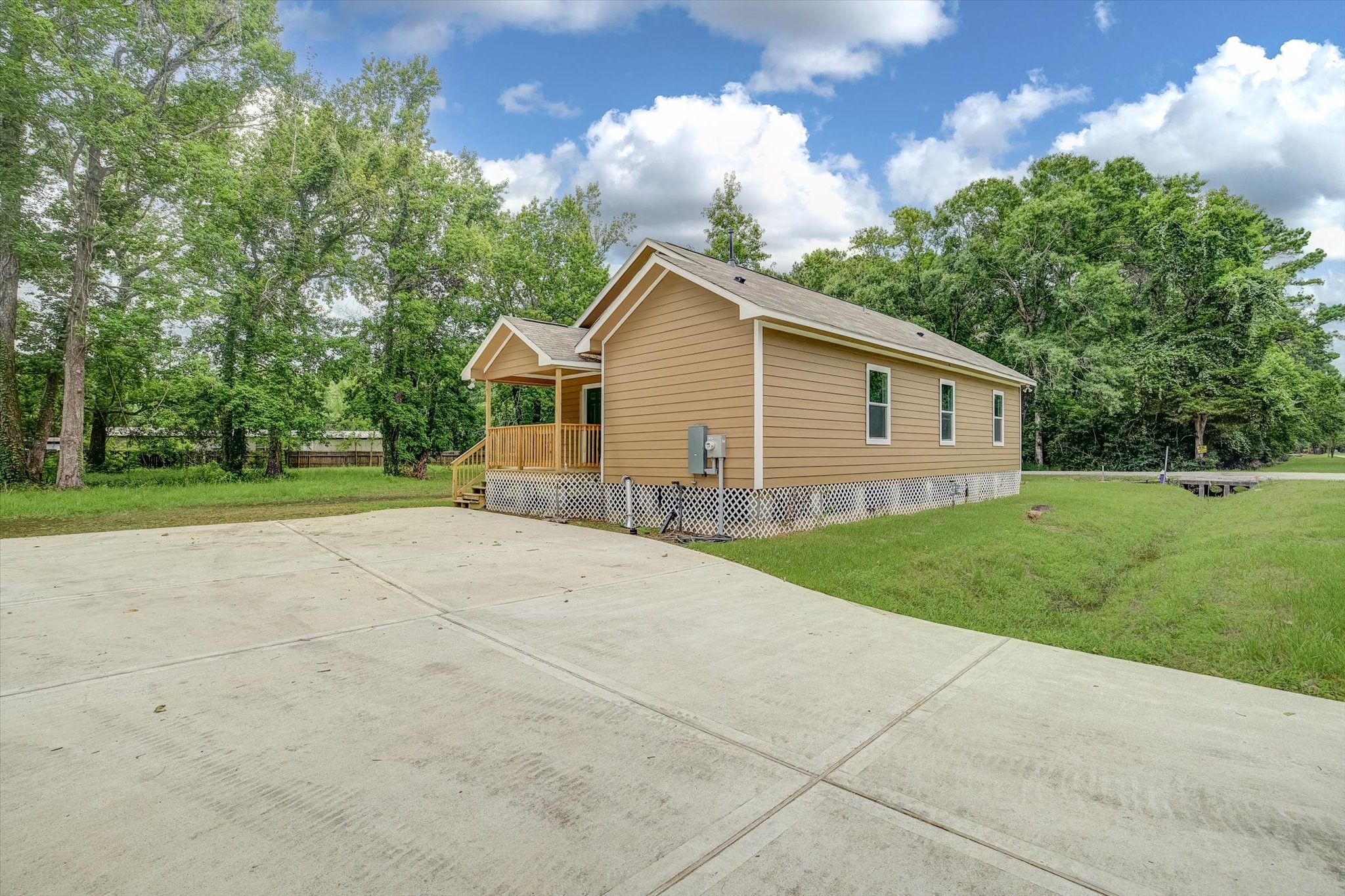 517 E Linney Street Property Photo 39