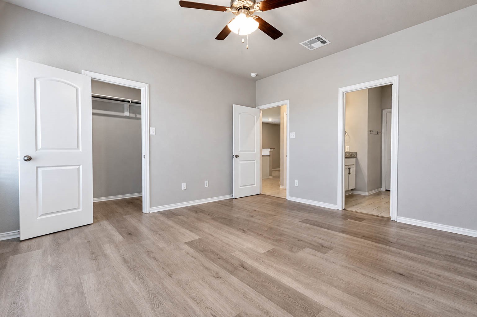 7818 Grandstand Parkway Property Photo 13