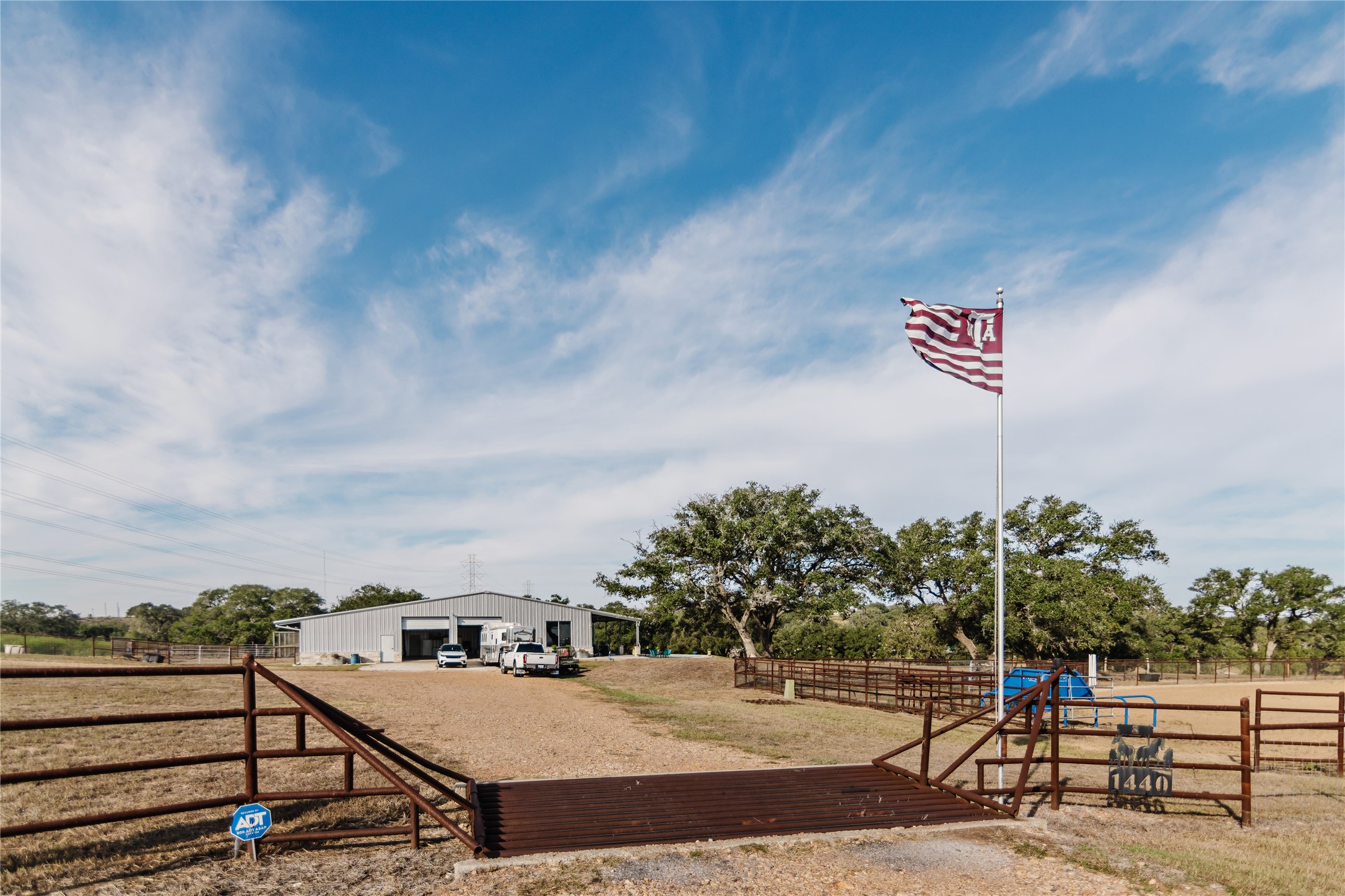 1440 Old Goliad Road Property Photo 1