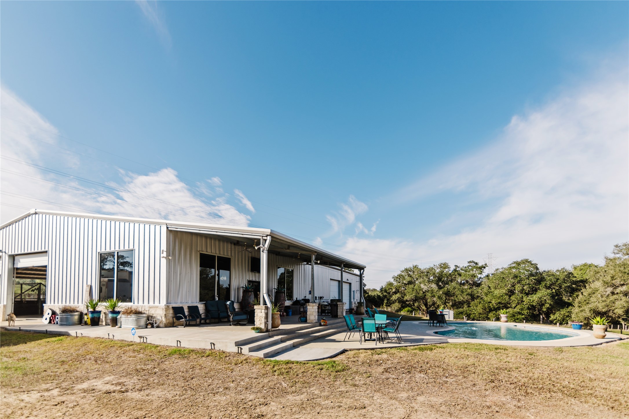 1440 Old Goliad Road Property Photo 2