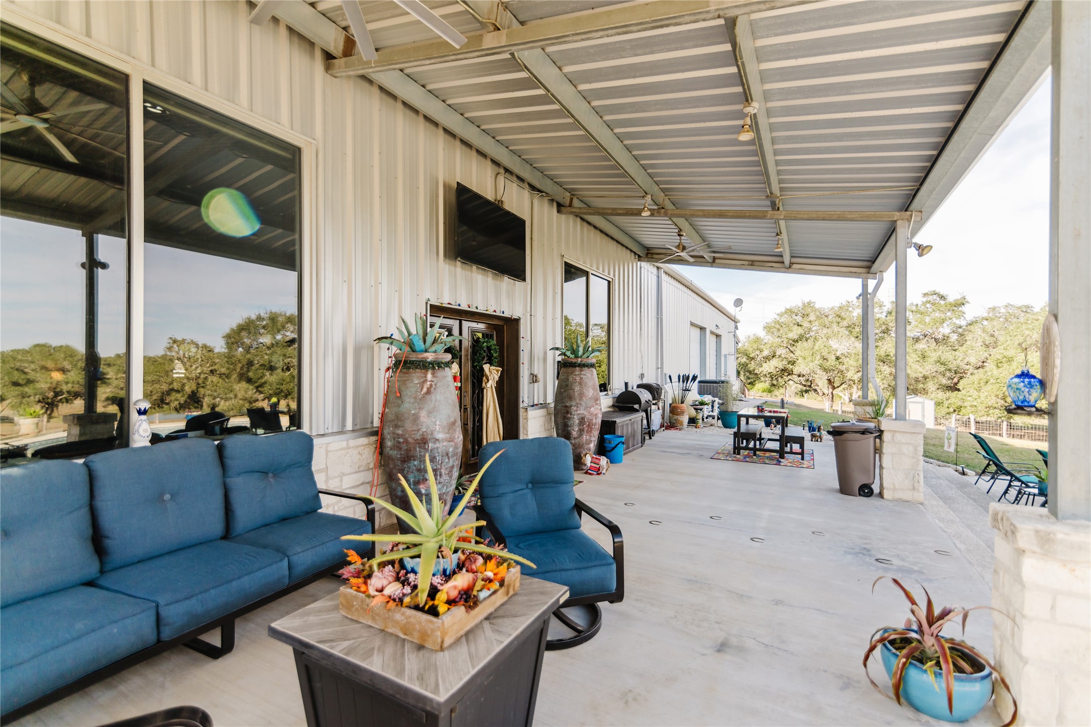 1440 Old Goliad Road Property Photo 3