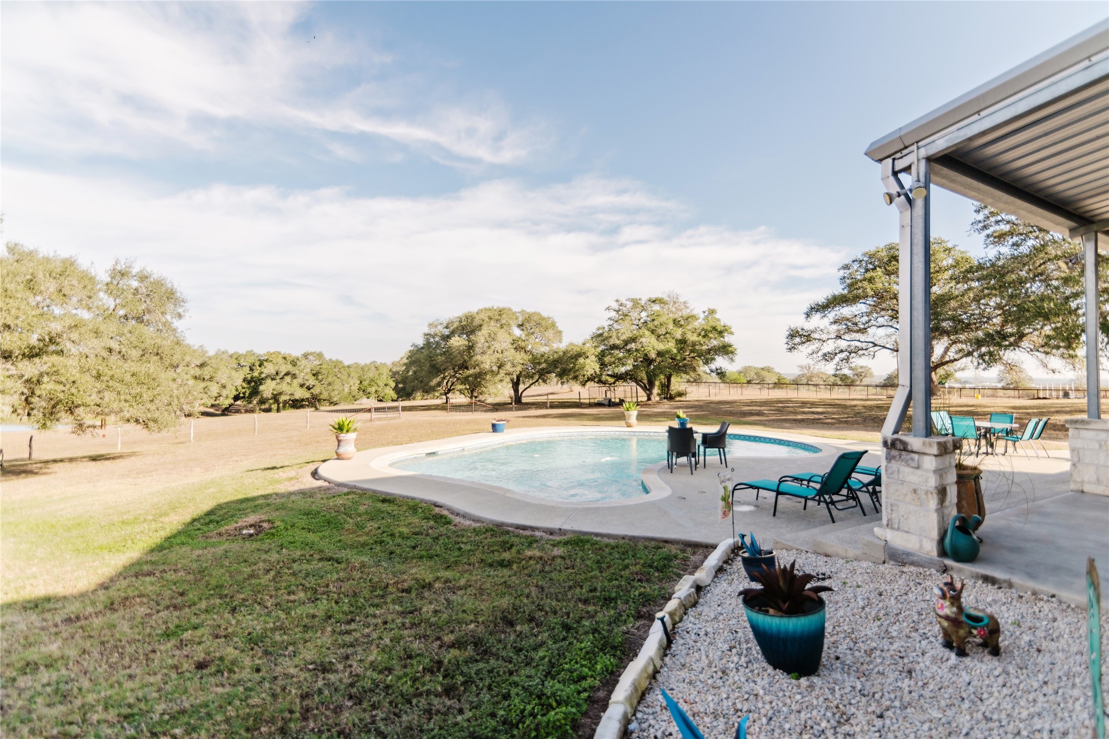 1440 Old Goliad Road Property Photo 5