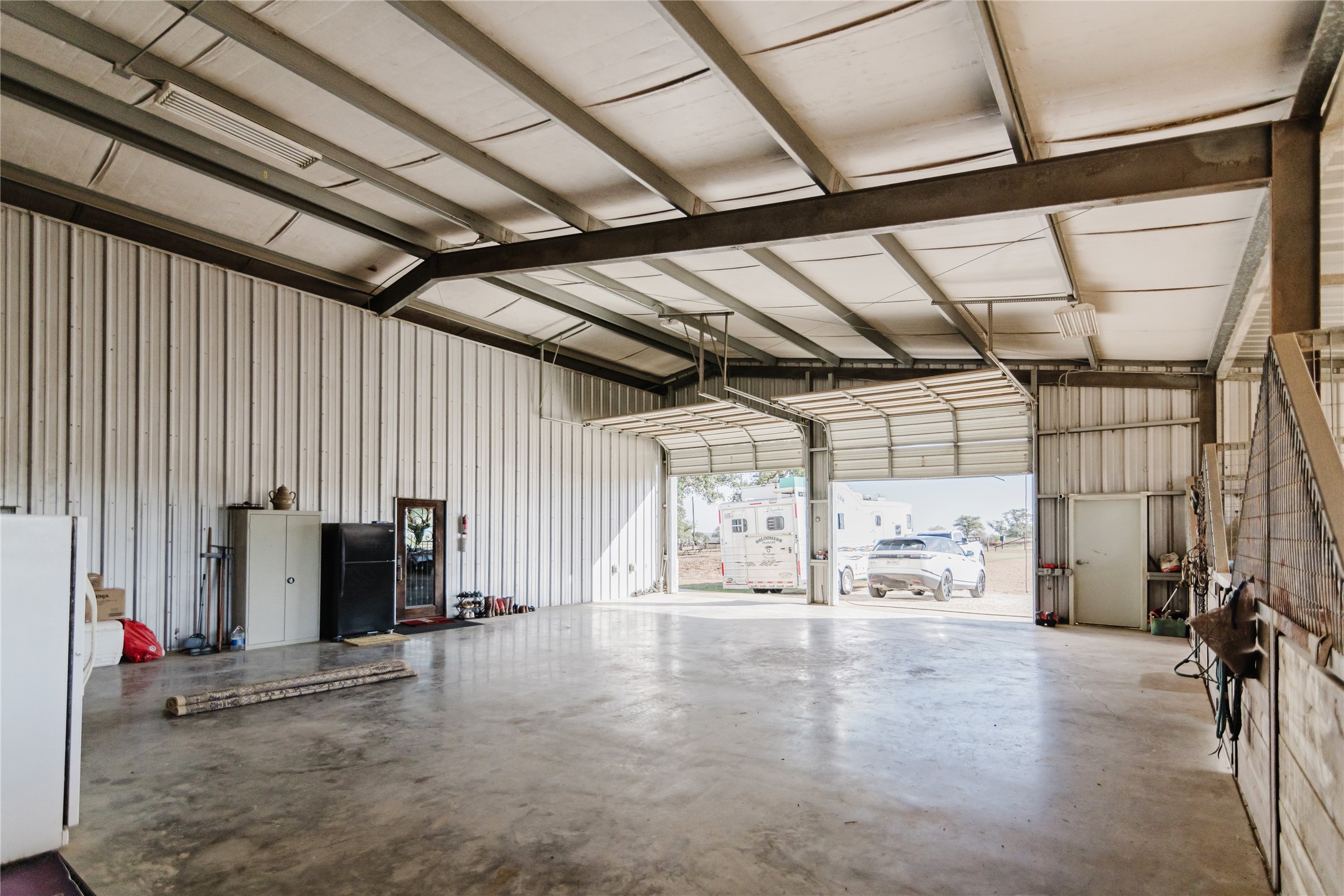 1440 Old Goliad Road Property Photo 6