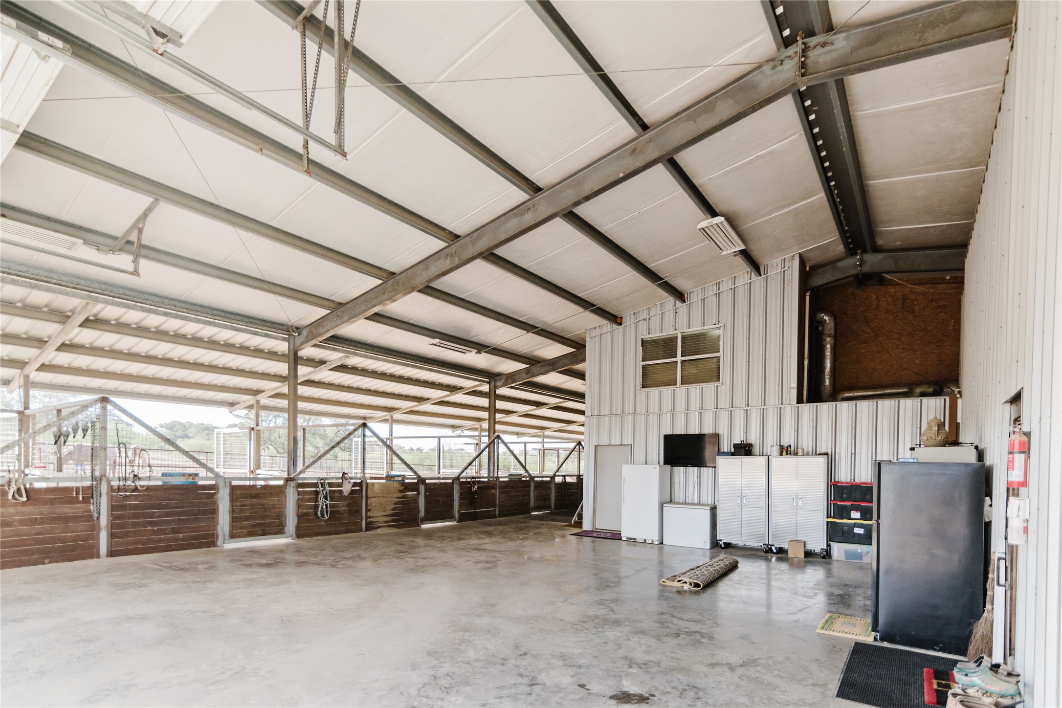 1440 Old Goliad Road Property Photo 8