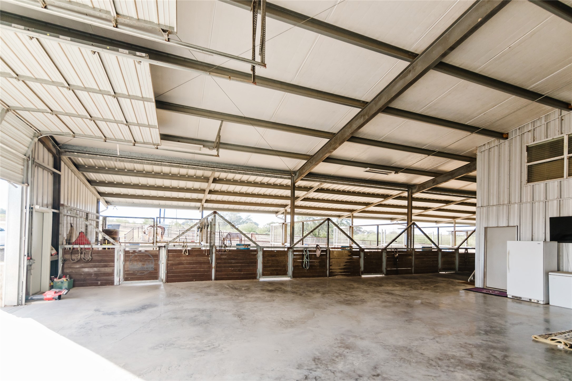 1440 Old Goliad Road Property Photo 9