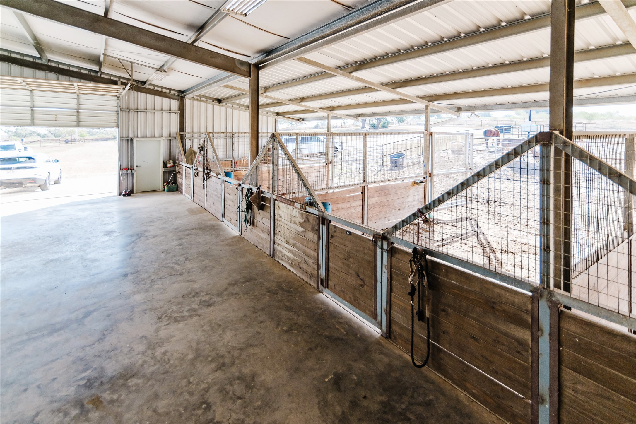 1440 Old Goliad Road Property Photo 10