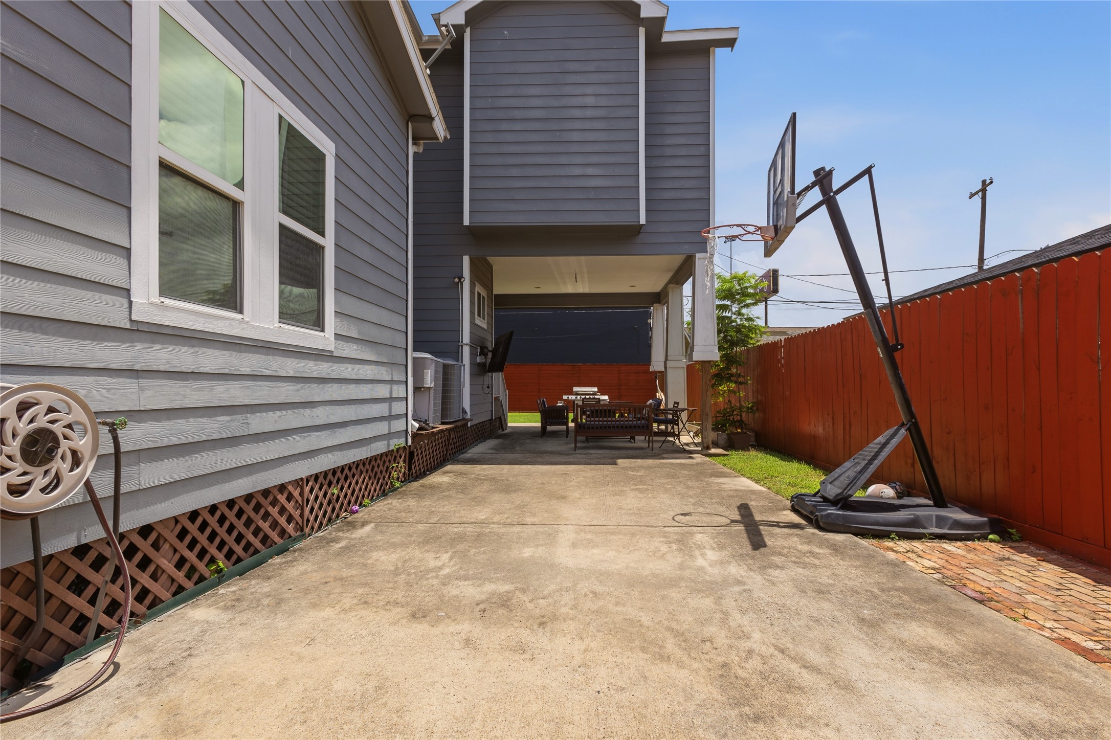 704 Vincent Street Property Photo 37