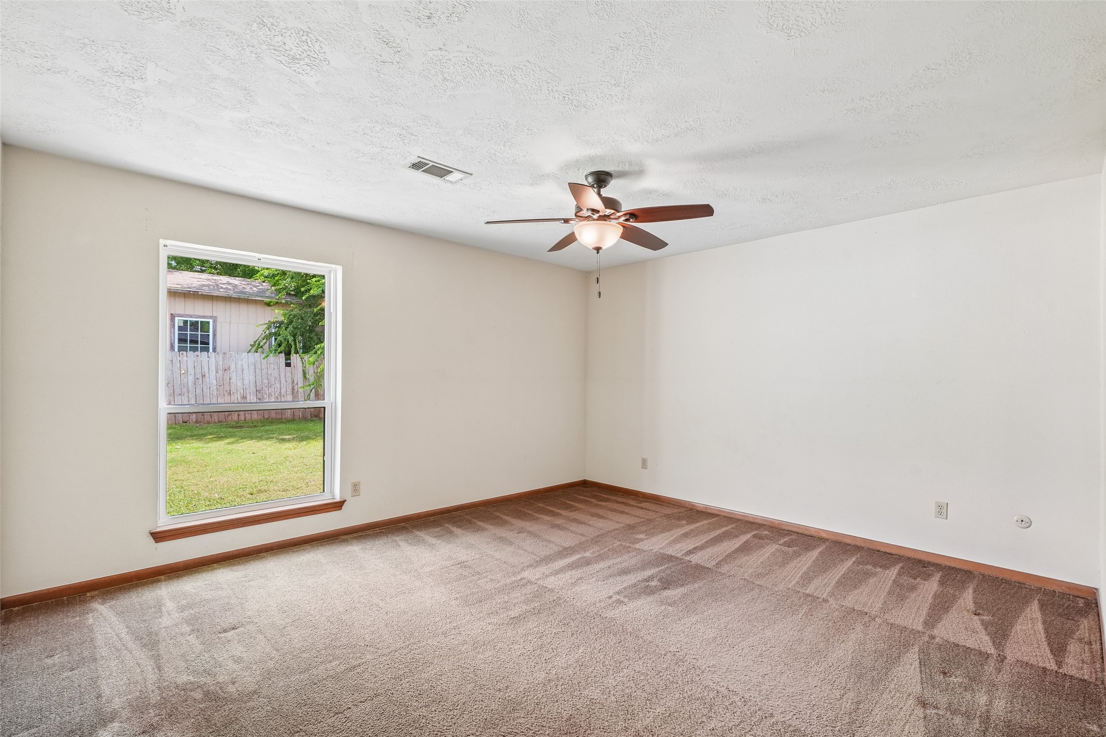 2275 Woodland Springs Street Property Photo 16