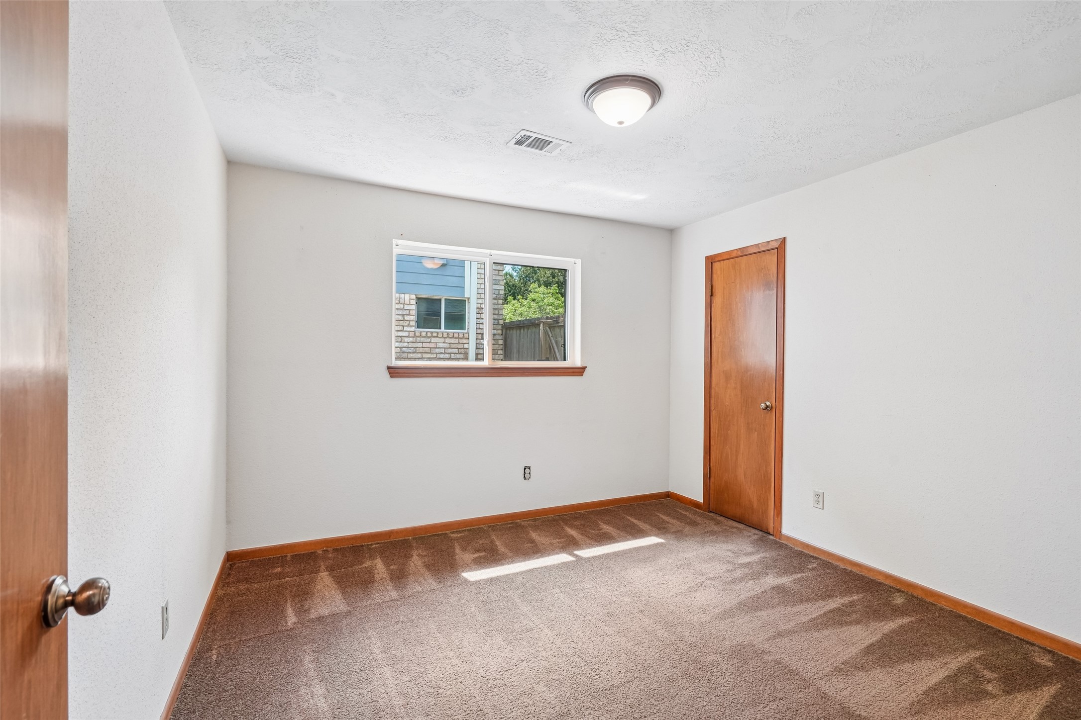2275 Woodland Springs Street Property Photo 19