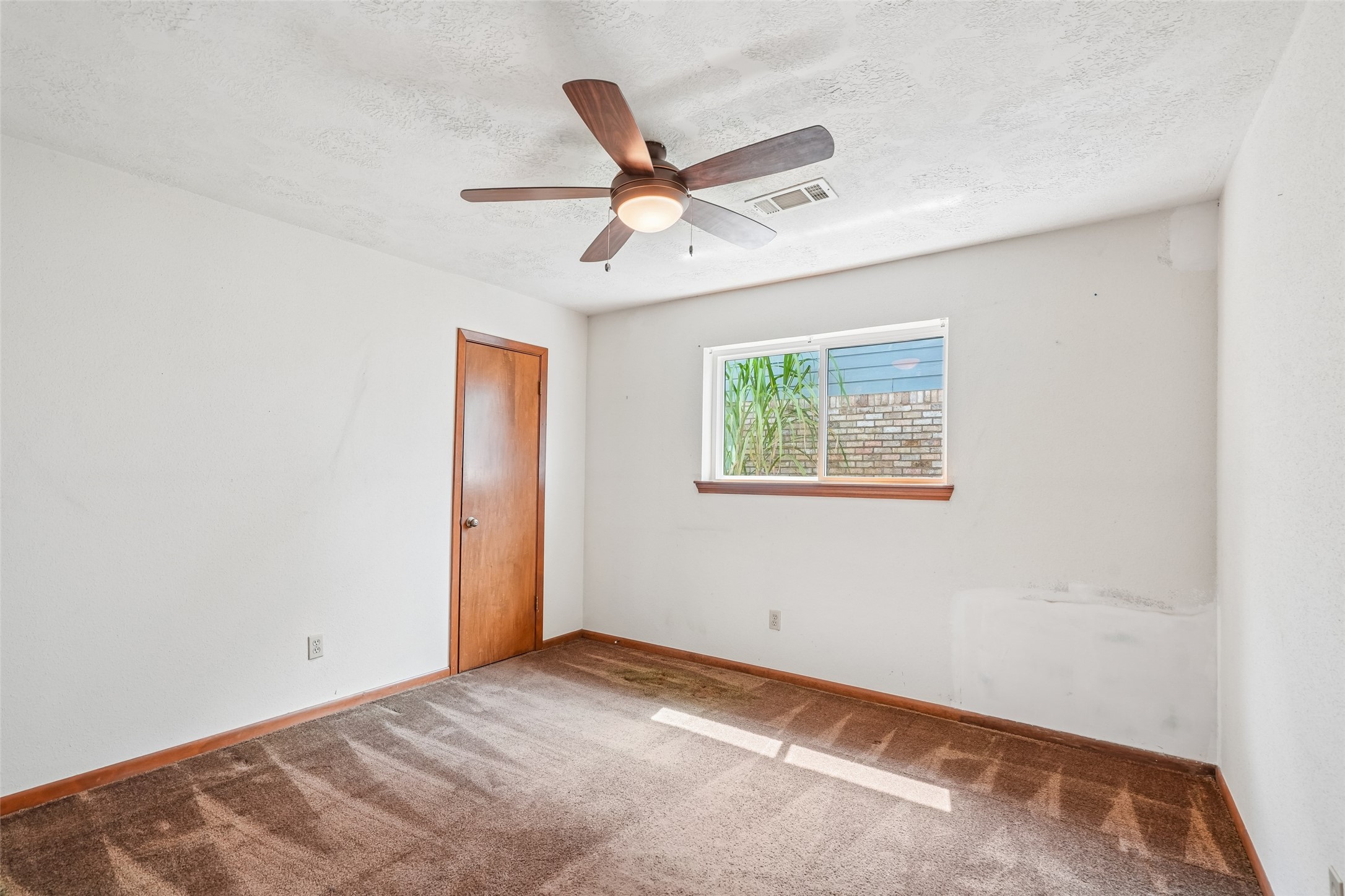 2275 Woodland Springs Street Property Photo 21