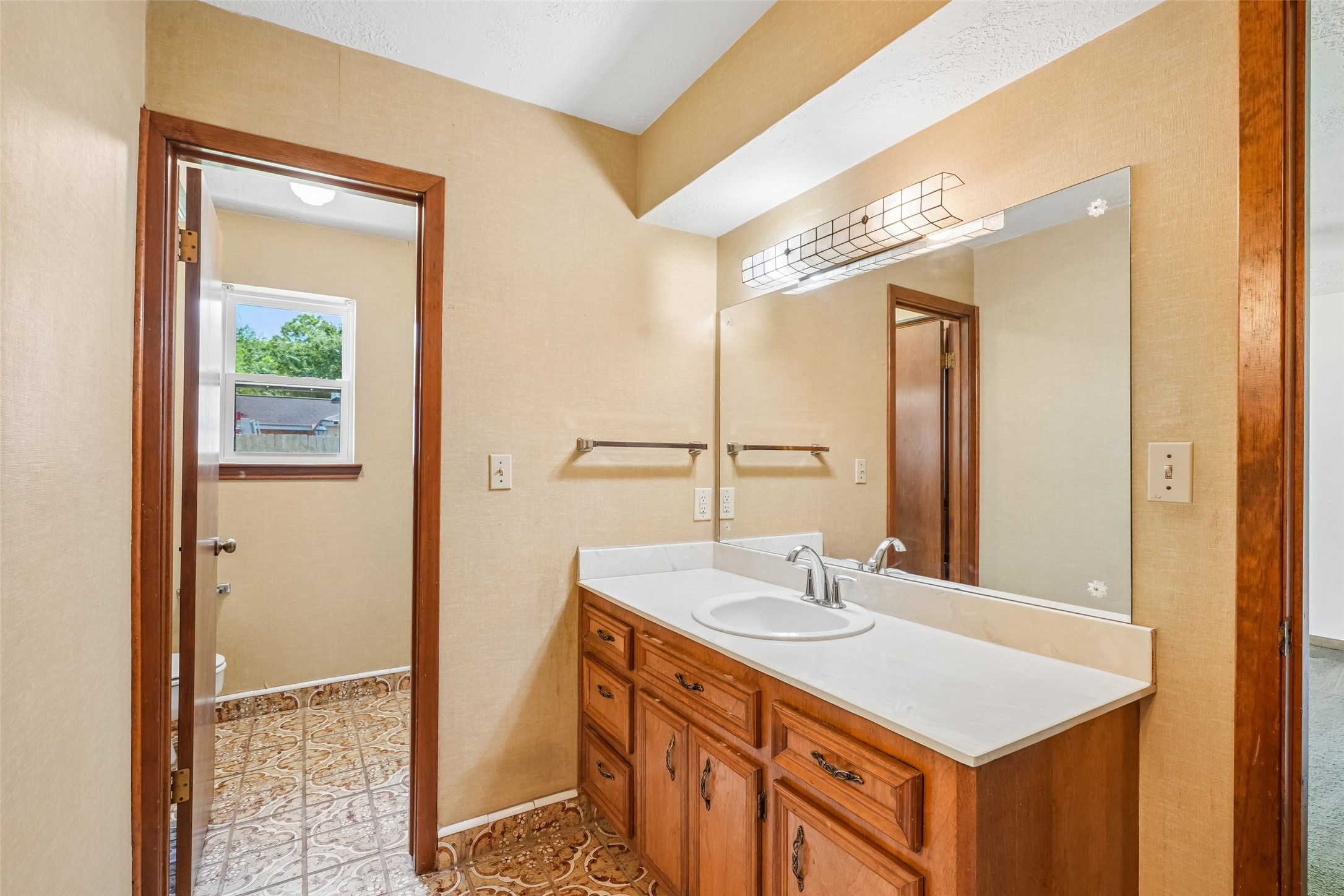 2275 Woodland Springs Street Property Photo 26