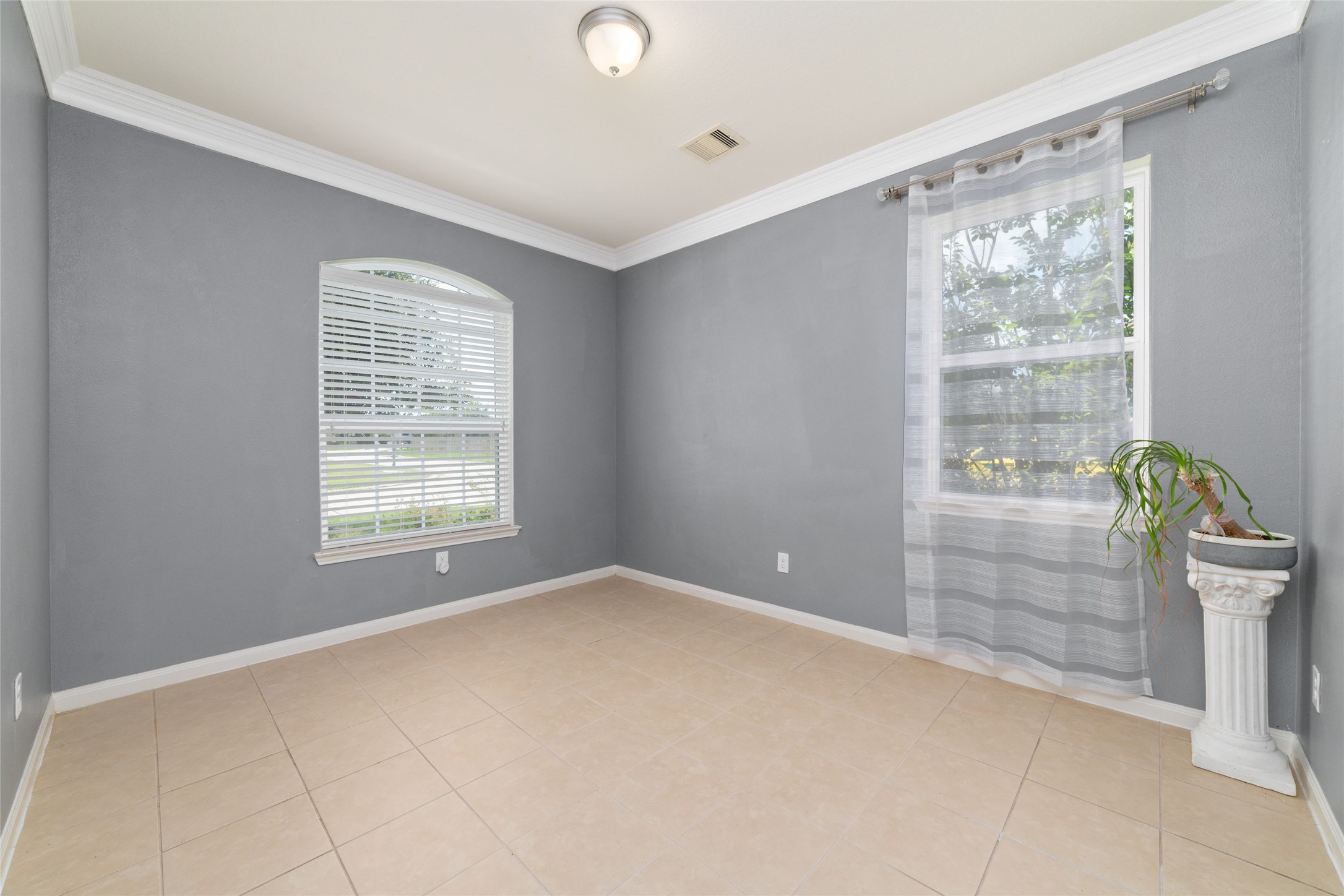 12054 Fairquarter Lane Property Photo 5