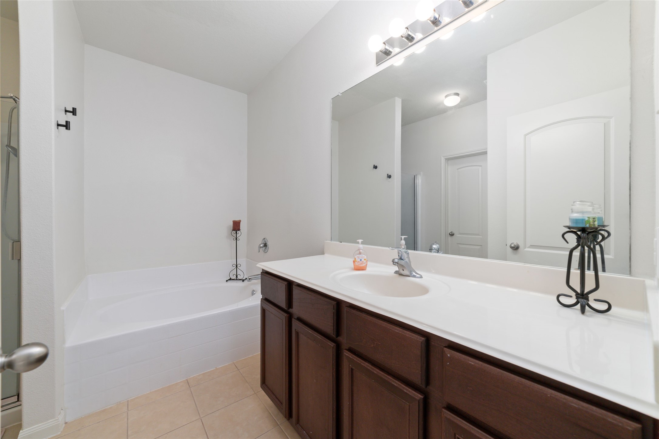 12054 Fairquarter Lane Property Photo 18