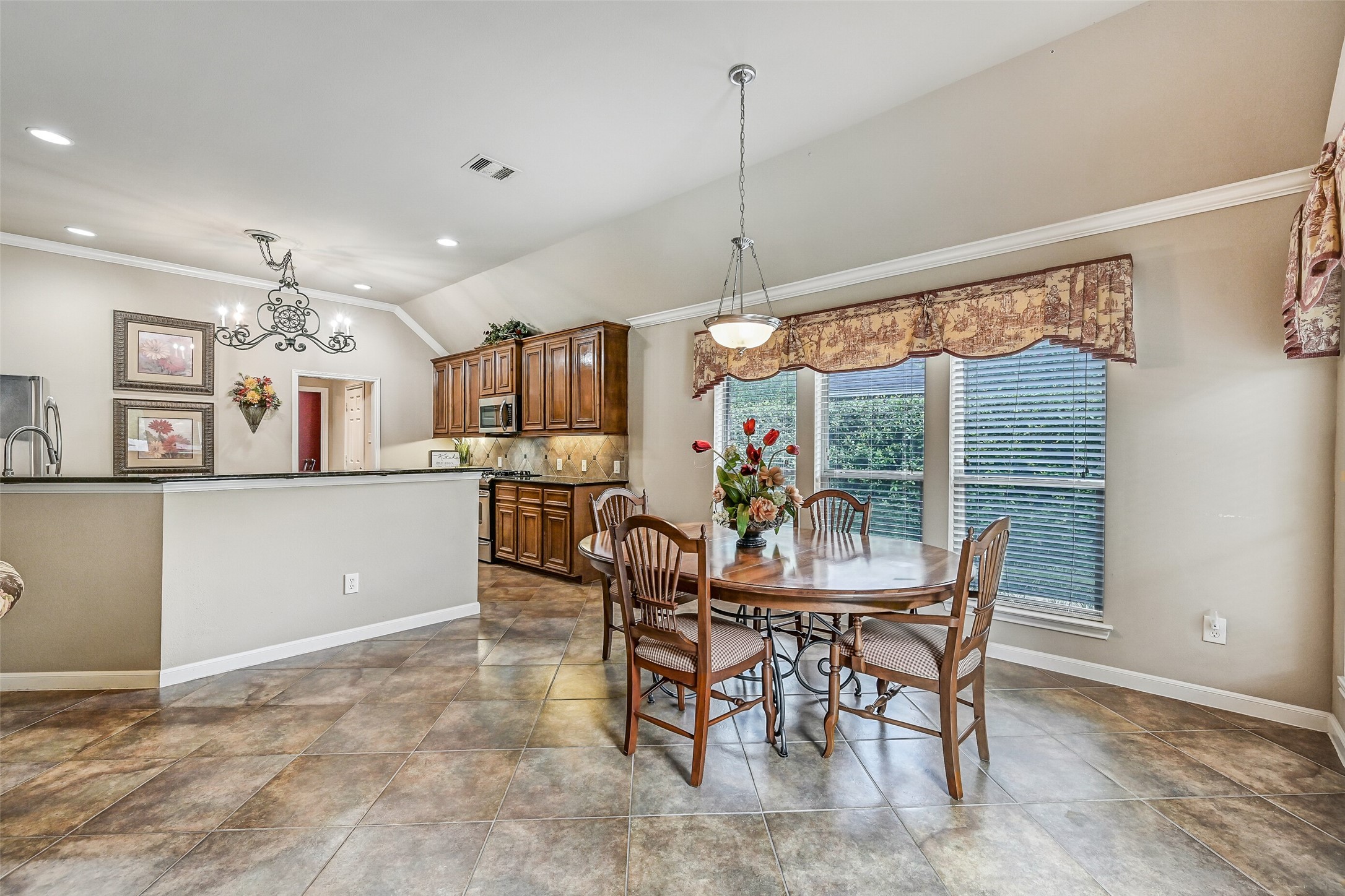 2427 Pioneer Oaks Drive Property Photo 17