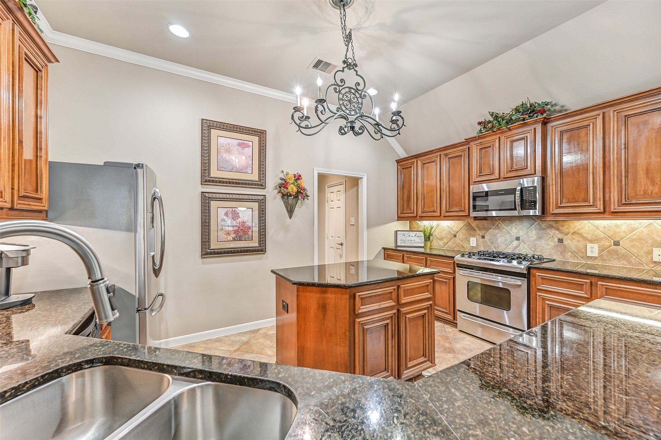 2427 Pioneer Oaks Drive Property Photo 18