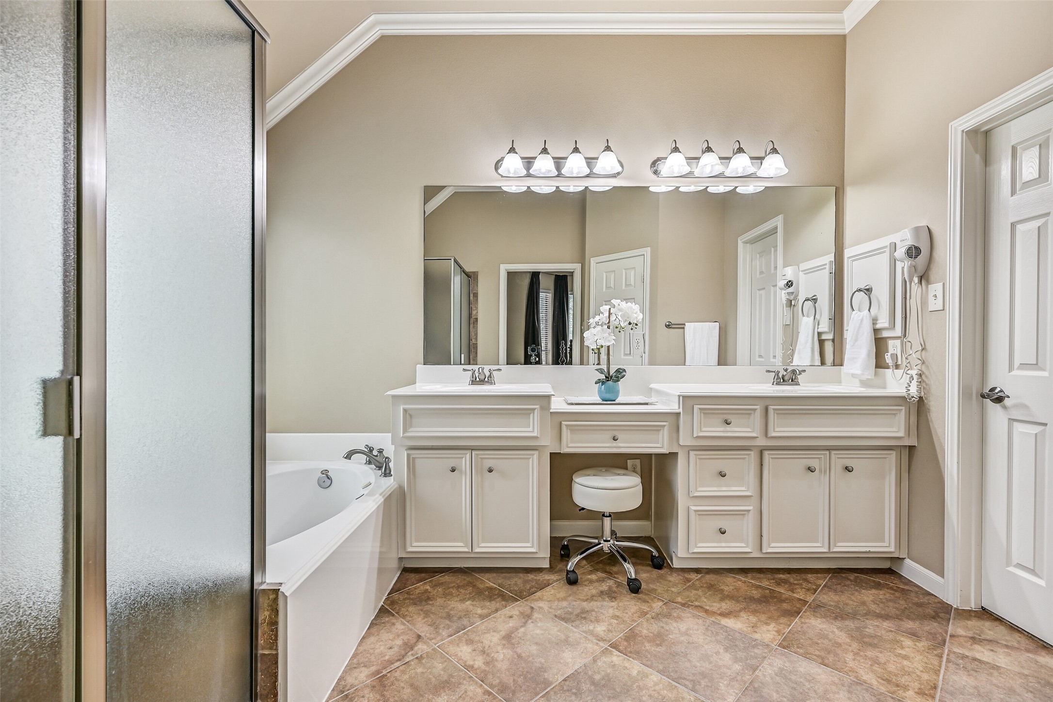2427 Pioneer Oaks Drive Property Photo 23