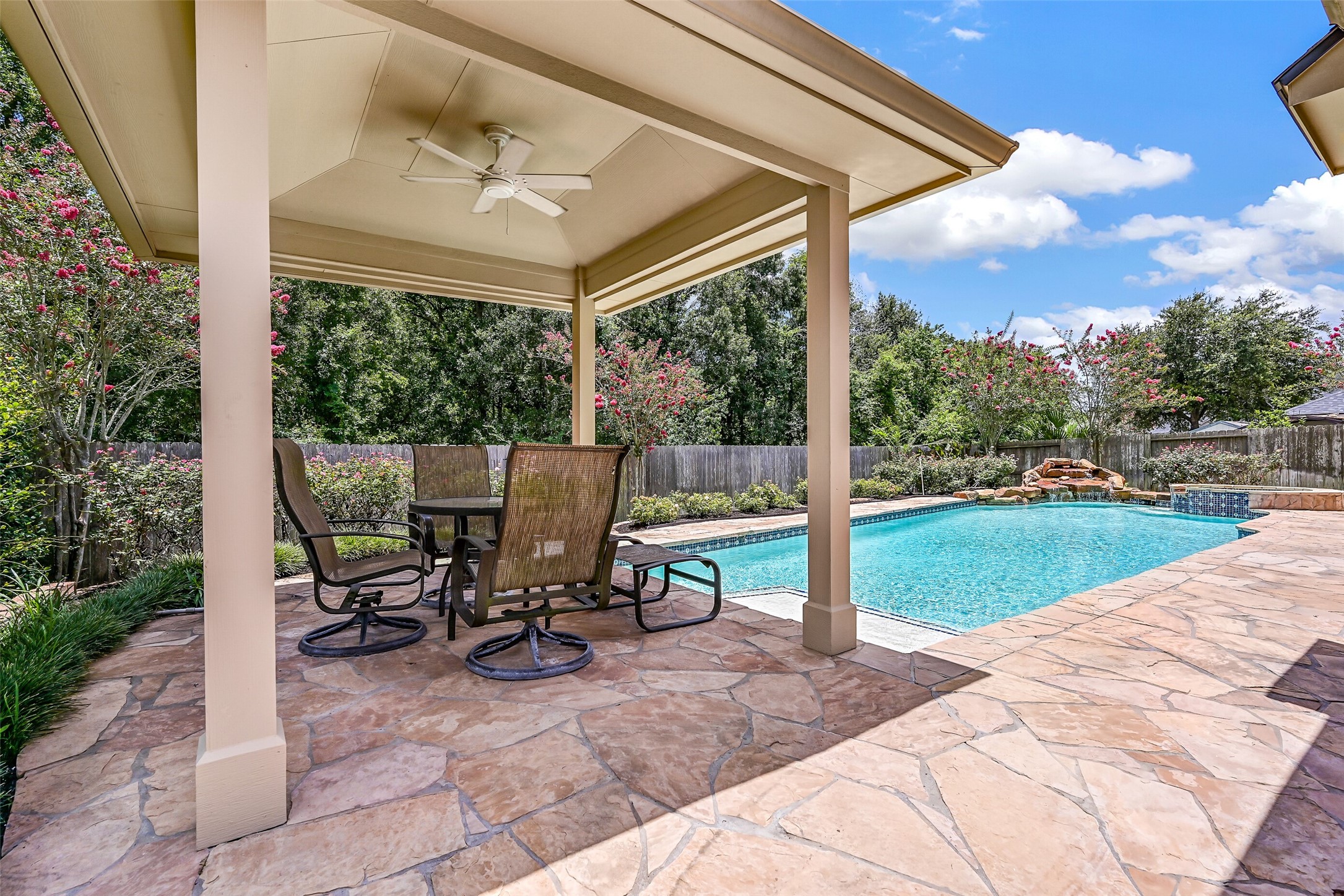 2427 Pioneer Oaks Drive Property Photo 30