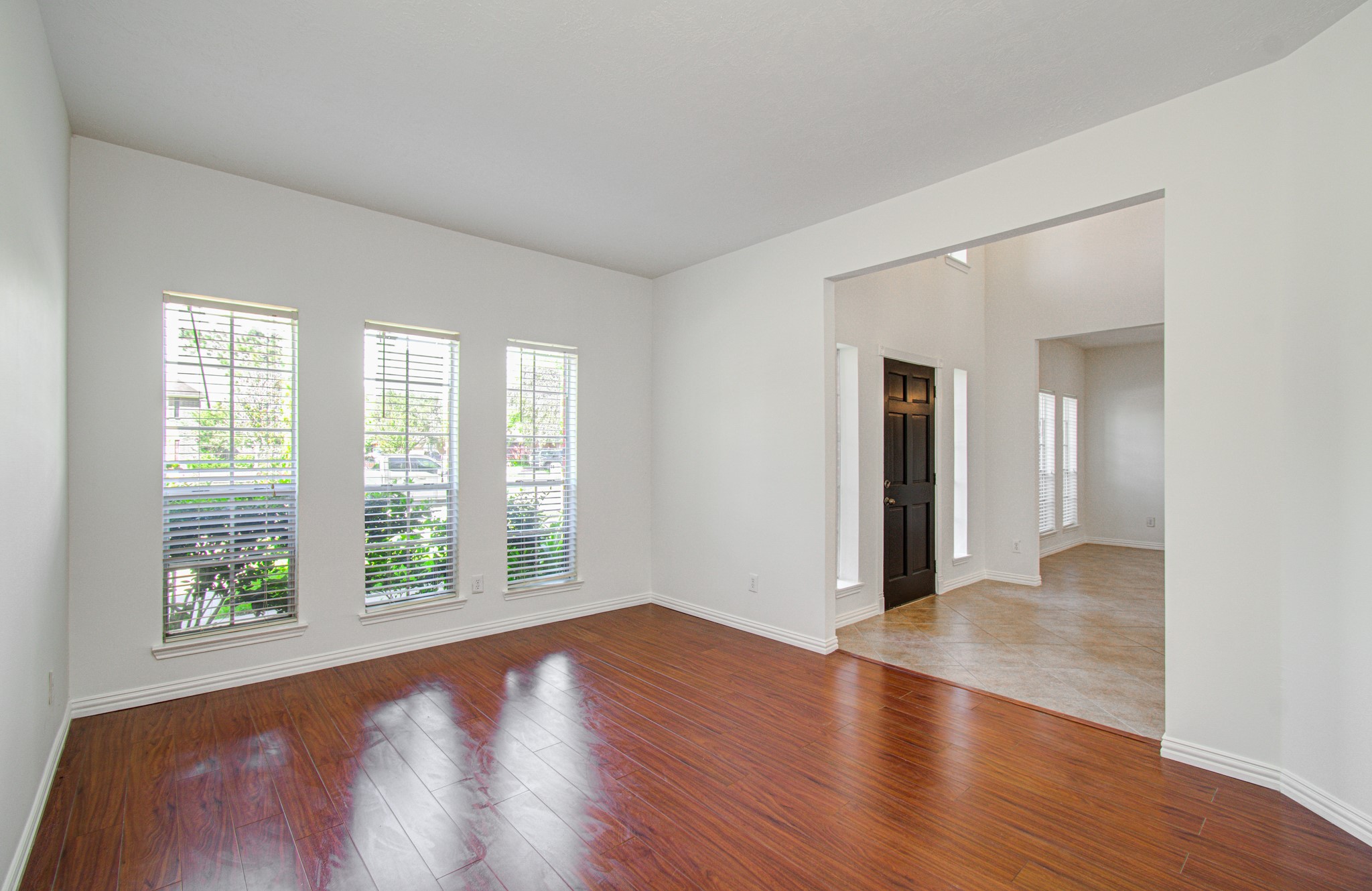 1402 Pine Knot Court Property Photo 7