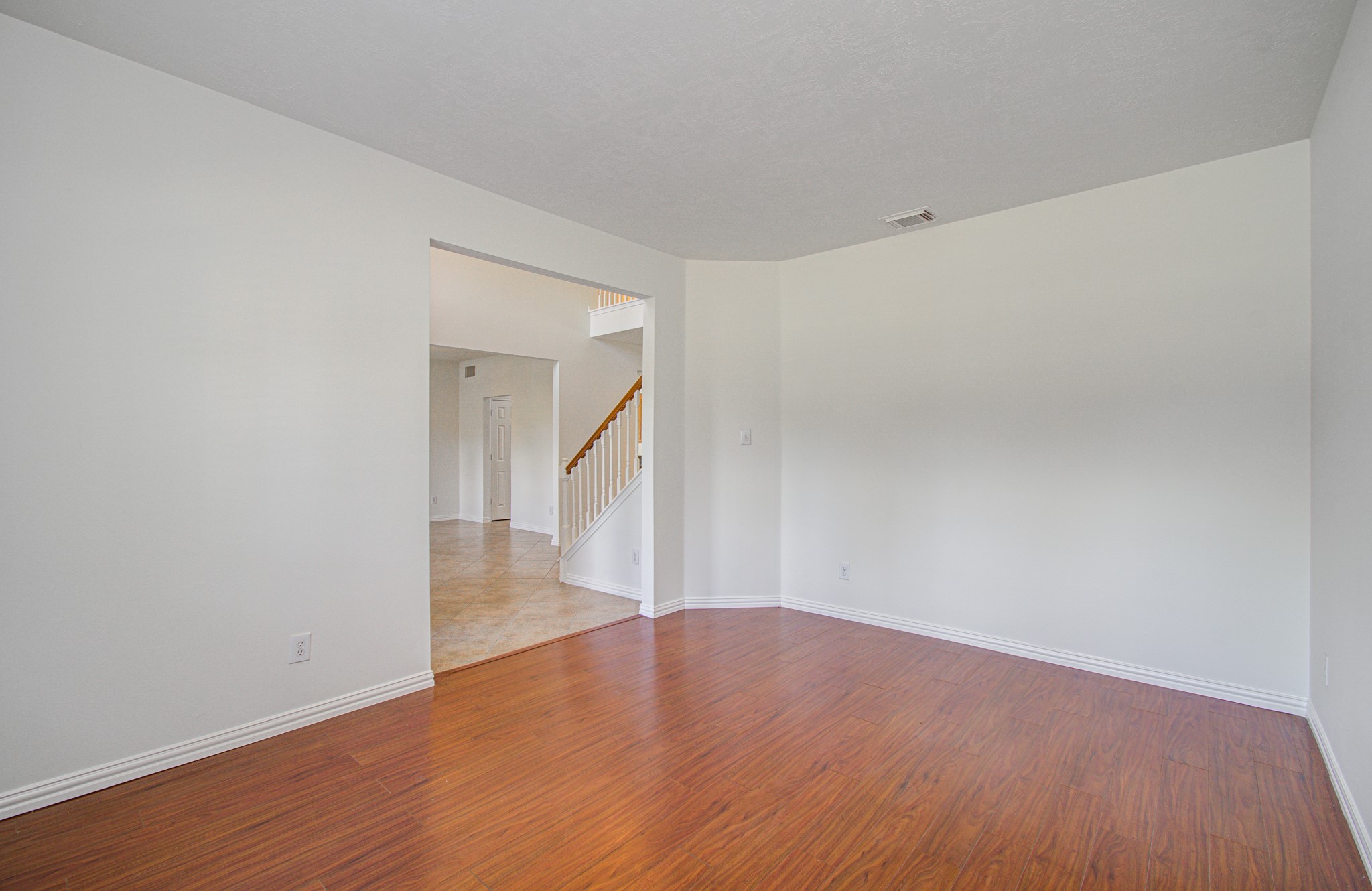 1402 Pine Knot Court Property Photo 8