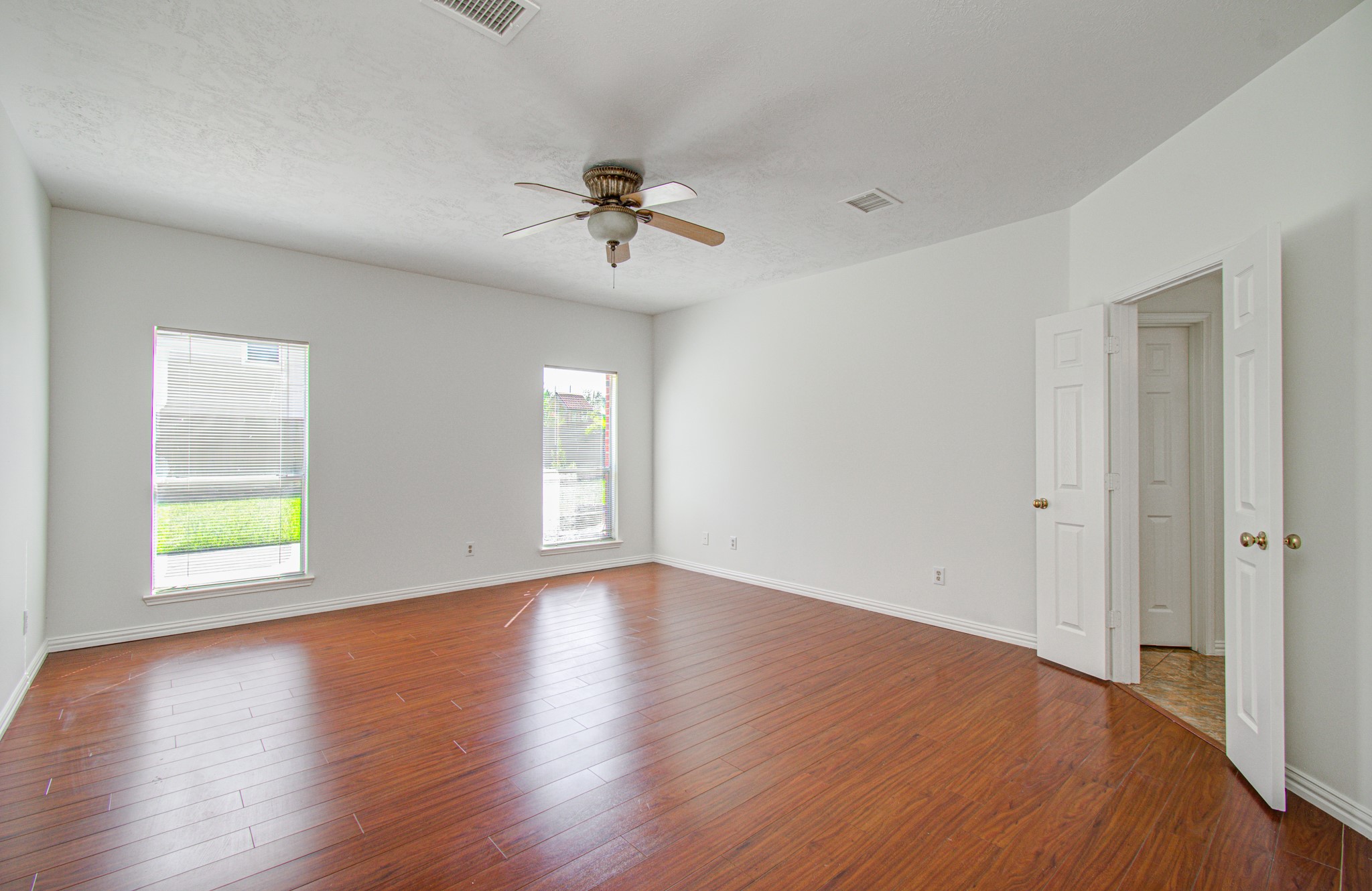 1402 Pine Knot Court Property Photo 17