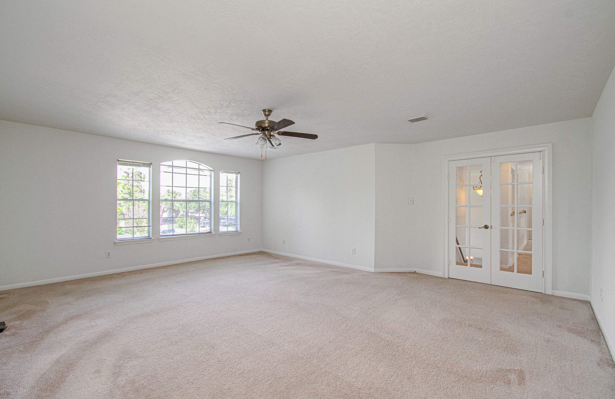 1402 Pine Knot Court Property Photo 24