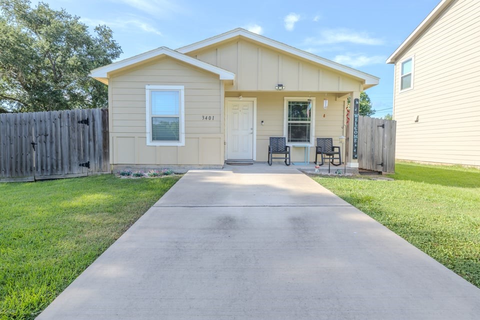 3401 3rd Street Property Photo 2