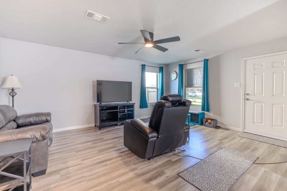 3401 3rd Street Property Photo 8