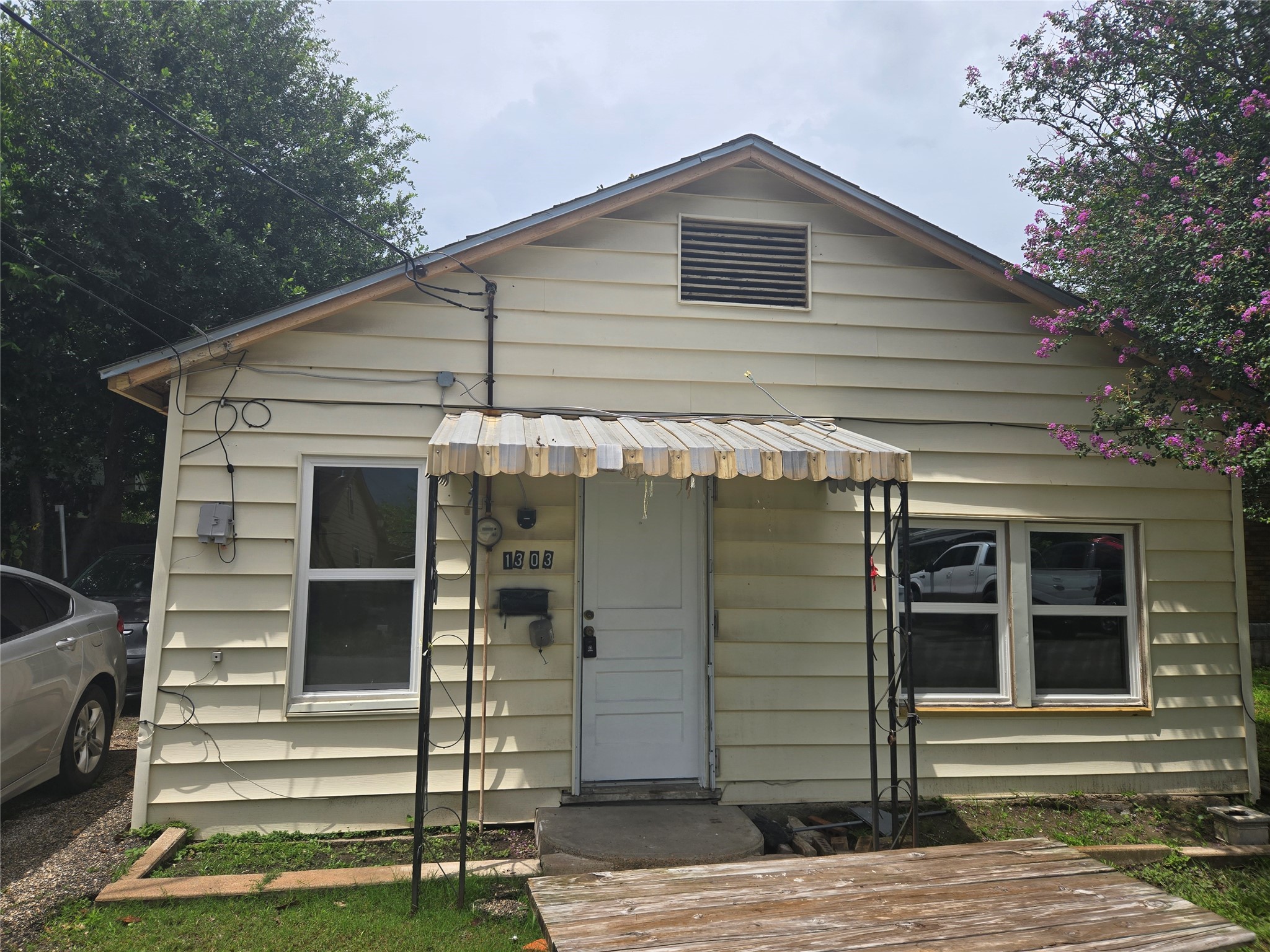 1303 9th Street Property Photo 1