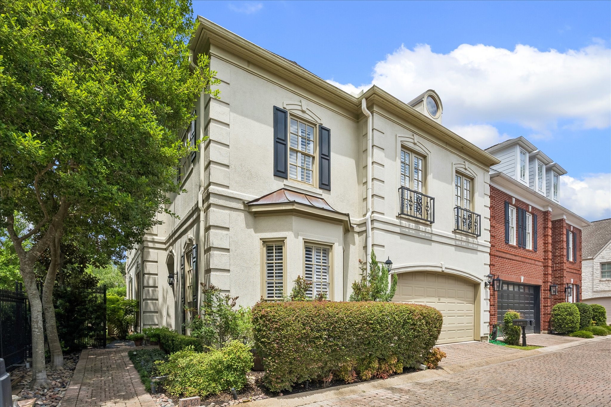 240 S Post Oak Lane Property Photo