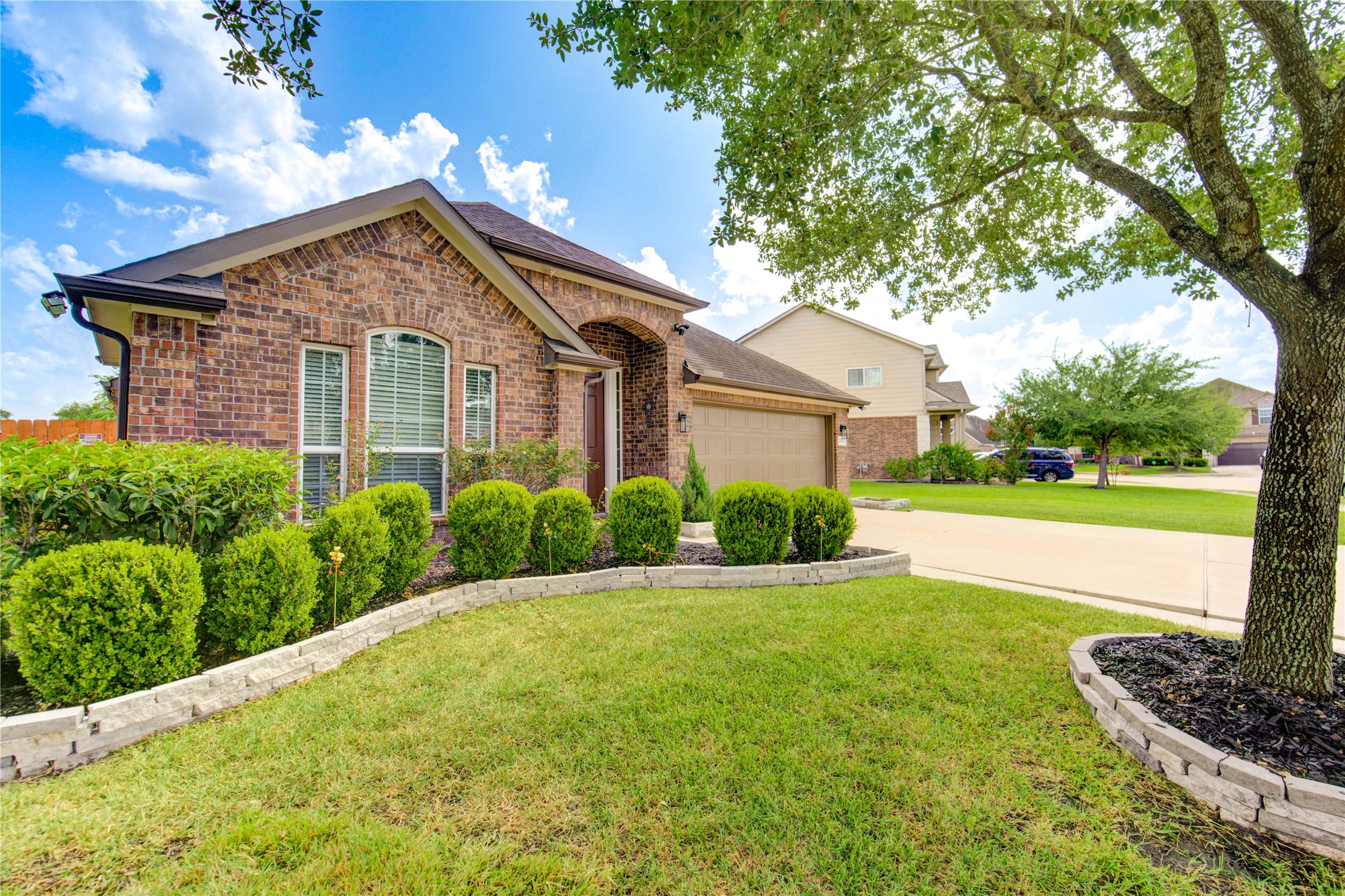 20735 Bandrock Terrace Property Photo 2
