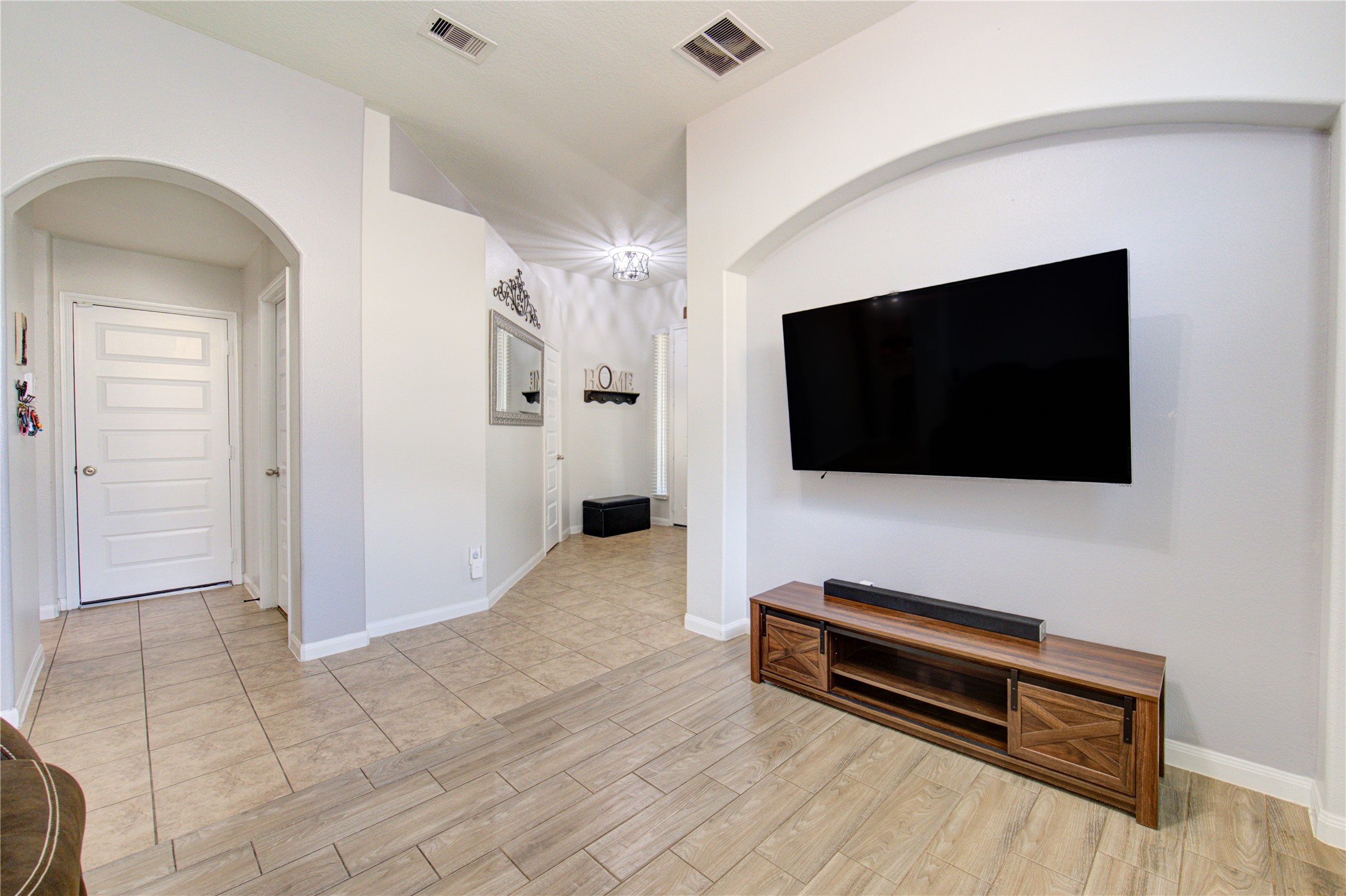 20735 Bandrock Terrace Property Photo 7