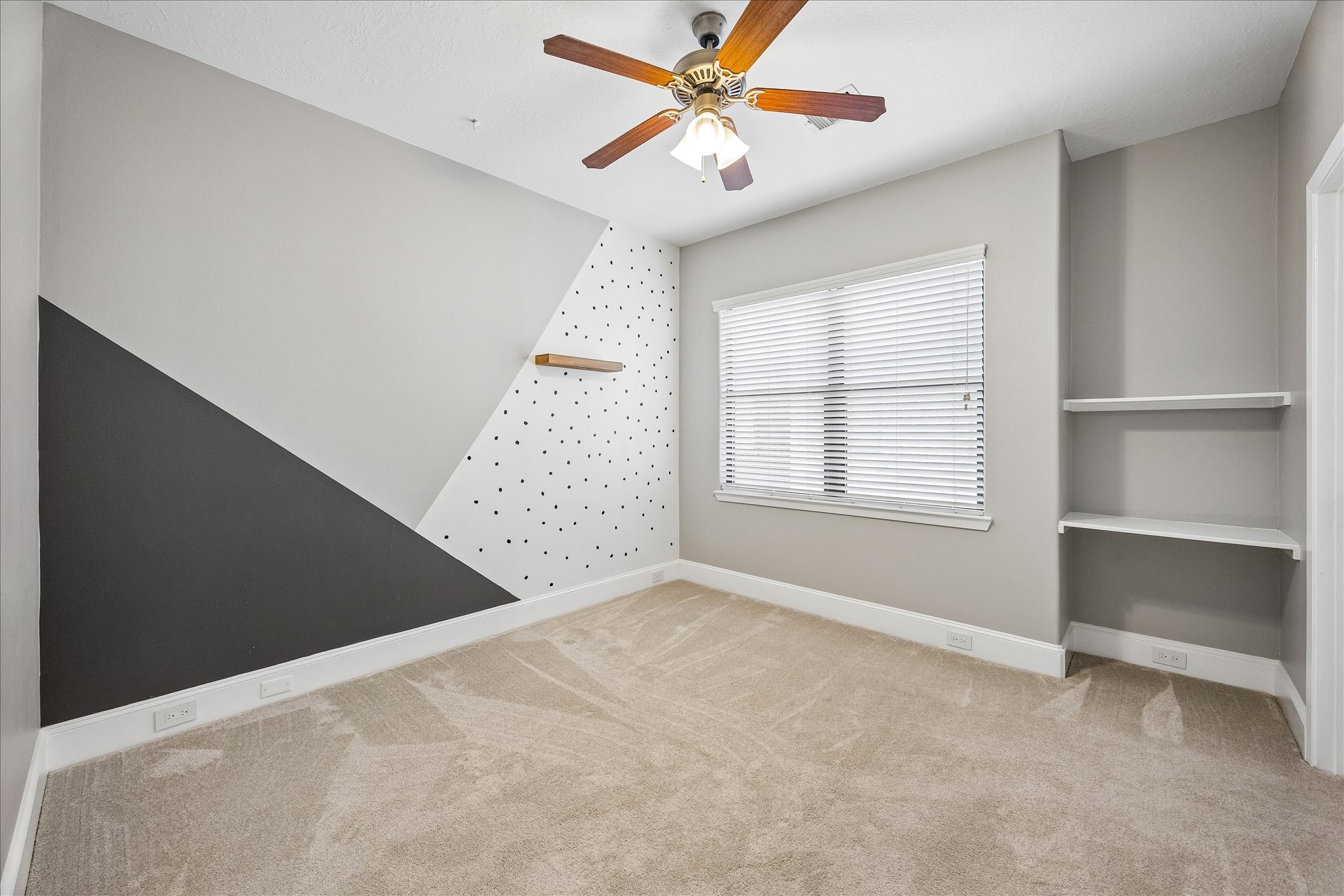 405 Jackson Hill Street Property Photo 17