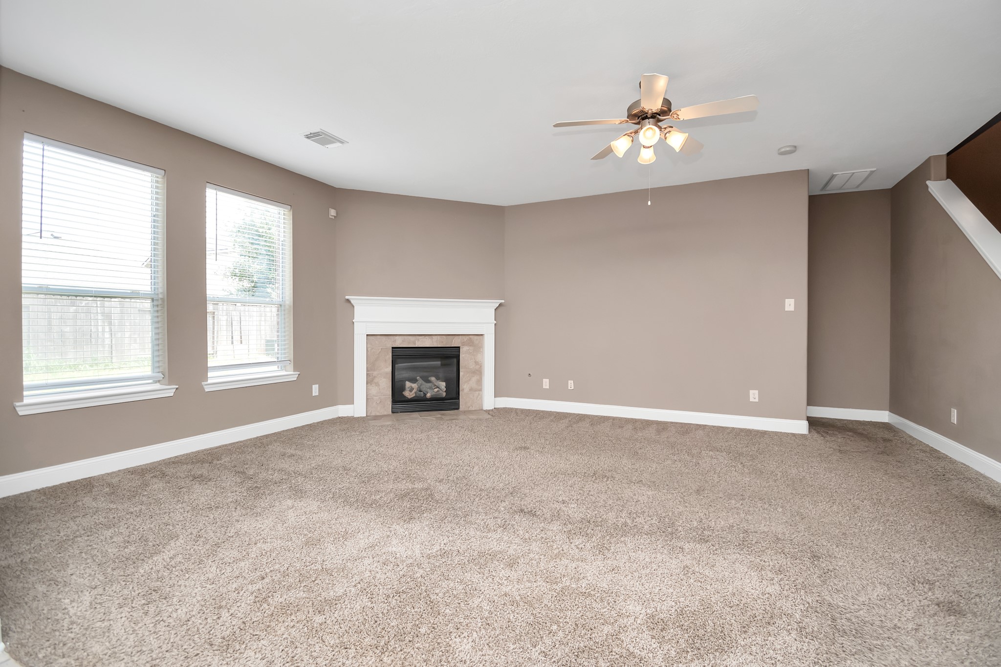 1914 Lenora Court Property Photo 6