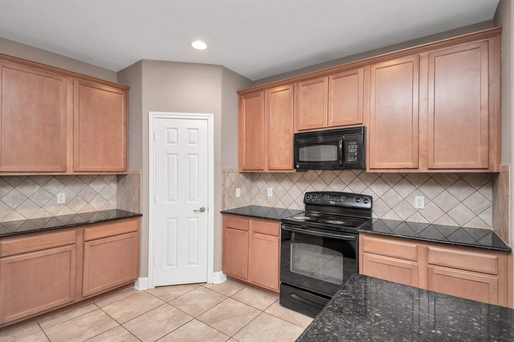 1914 Lenora Court Property Photo 16