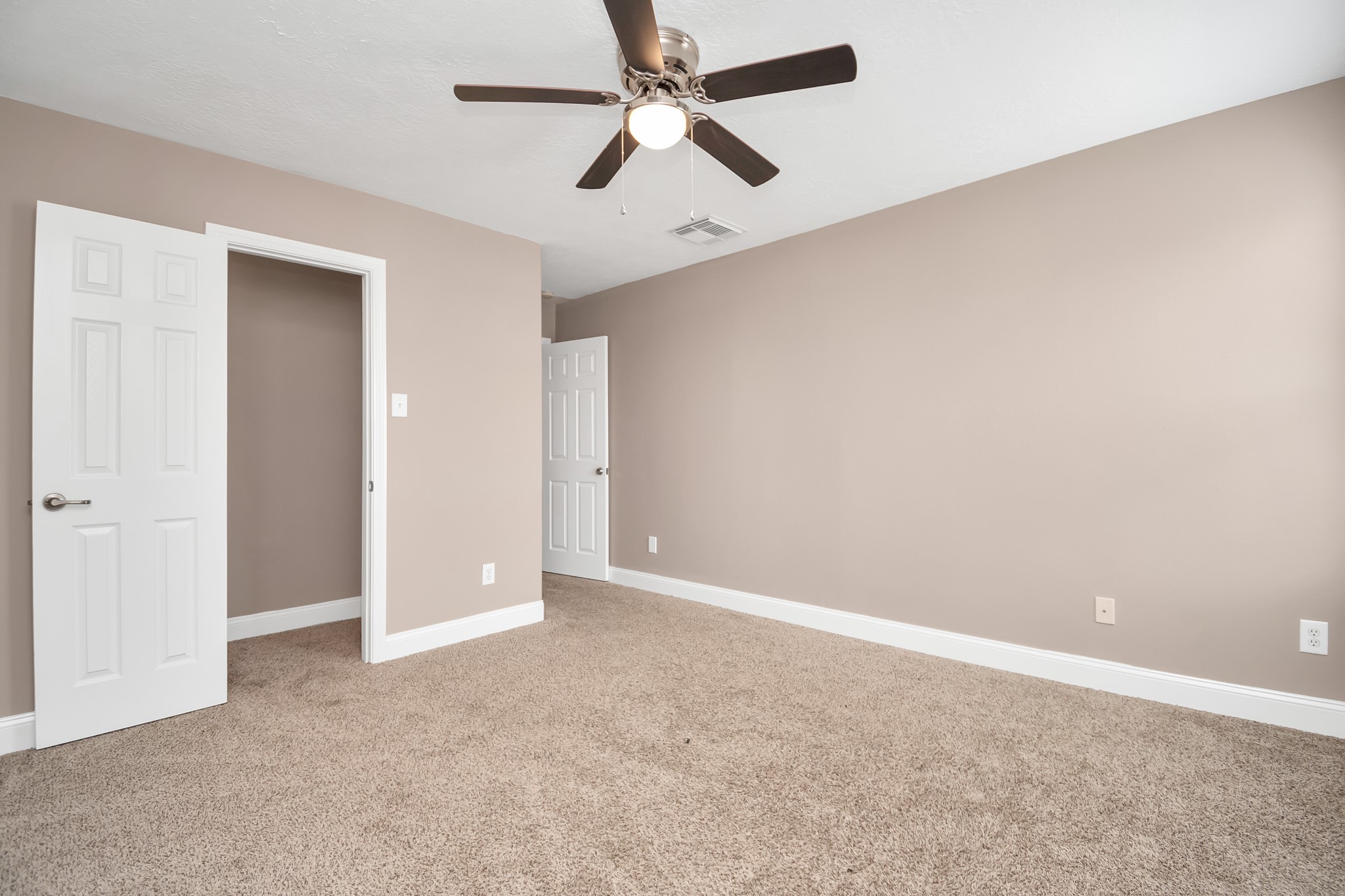 1914 Lenora Court Property Photo 30