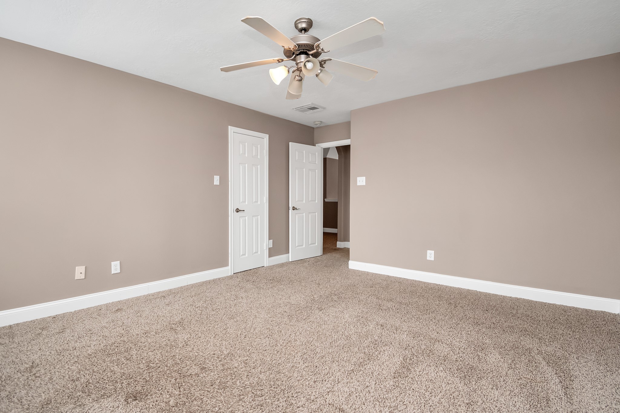 1914 Lenora Court Property Photo 34