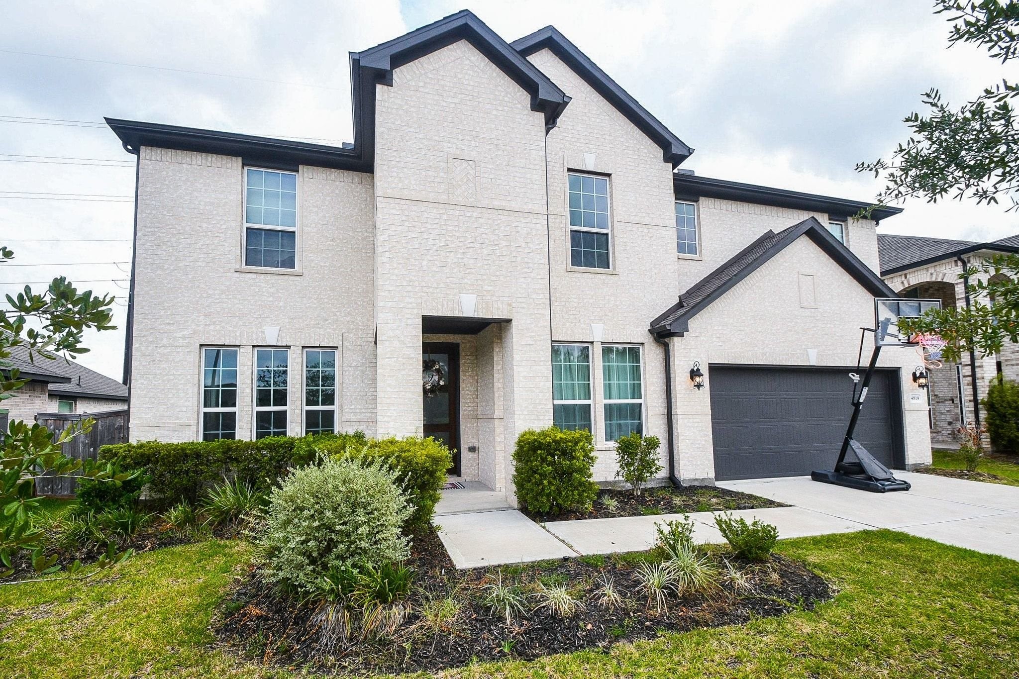 4819 Autumn Hills Trail Property Photo 1