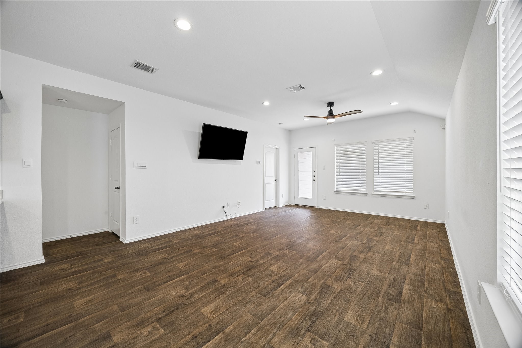 16691 Lonely Pines Drive Property Photo 9