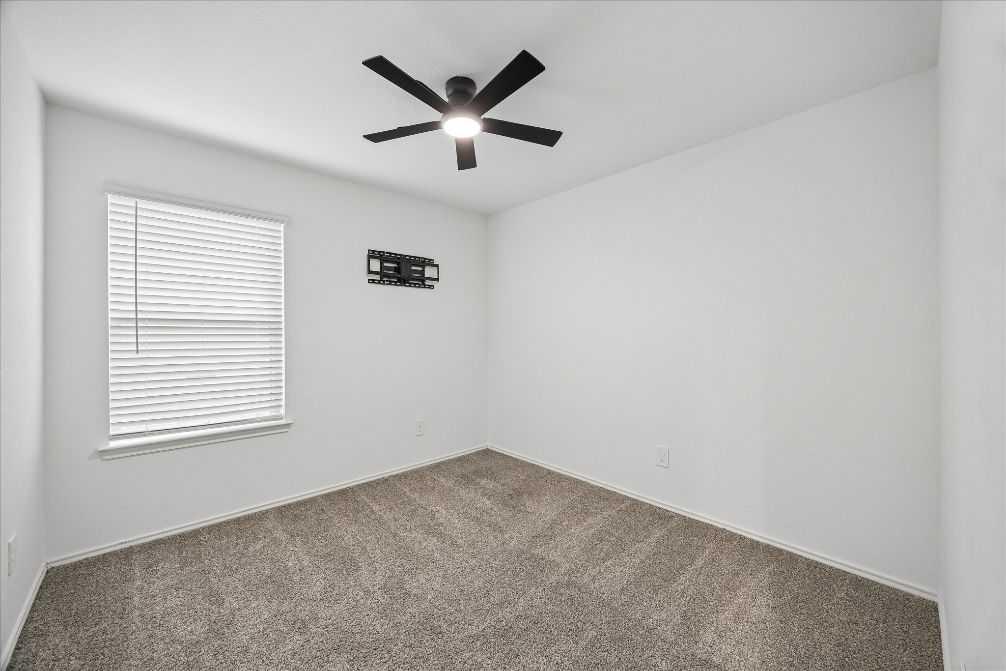 16691 Lonely Pines Drive Property Photo 21