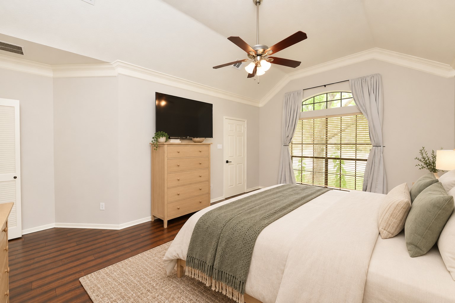 1110 Lake Estates Drive Property Photo 20