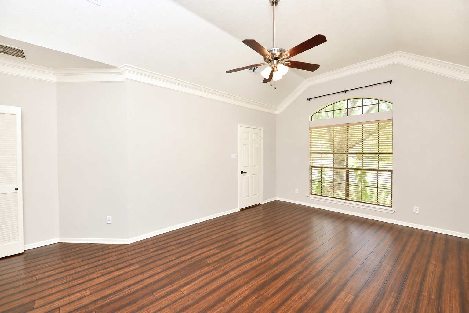 1110 Lake Estates Drive Property Photo 21