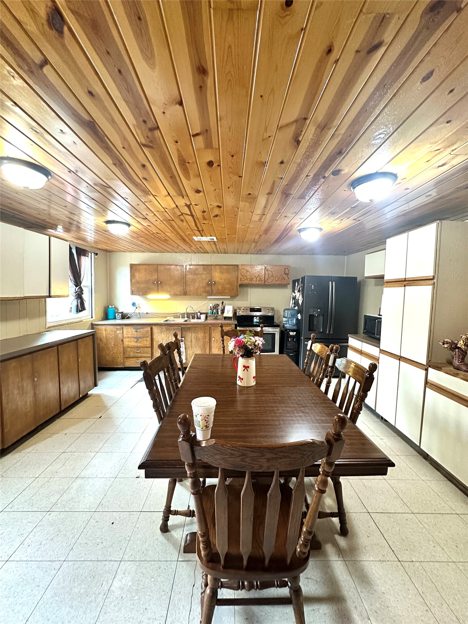 10682 Foxfire Drive Property Photo 5
