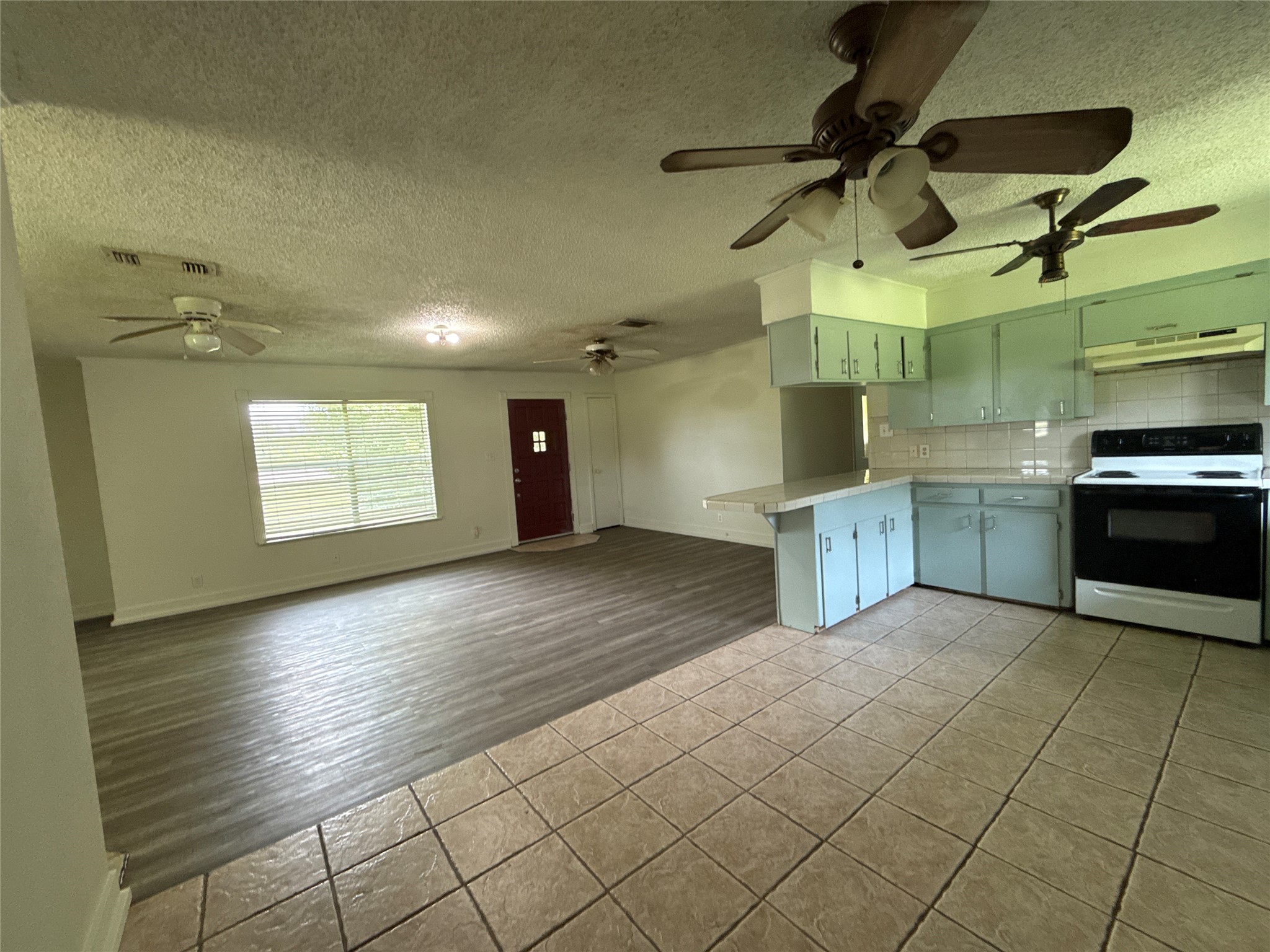 20702 Highway 36 Property Photo 3