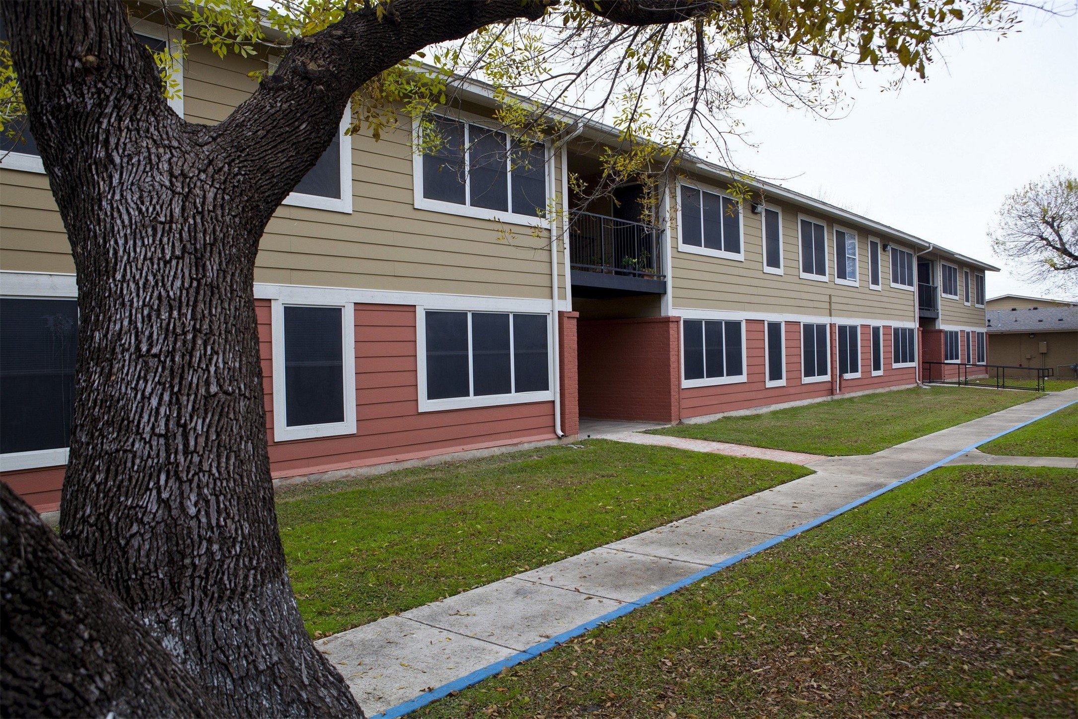 5635 W W Cesar E Chavez Blvd Property Photo 2