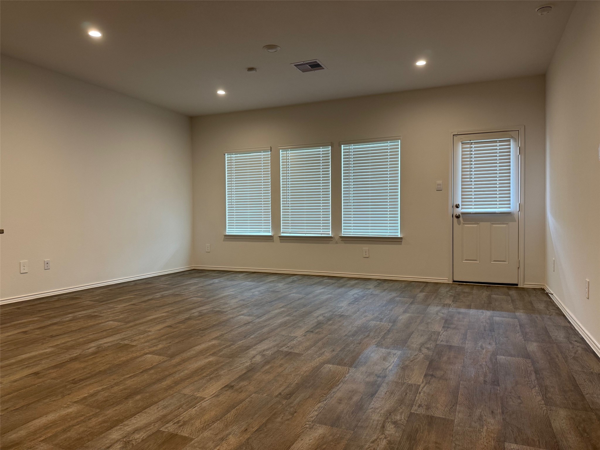 31310 Derbyhaven Drive Property Photo 4