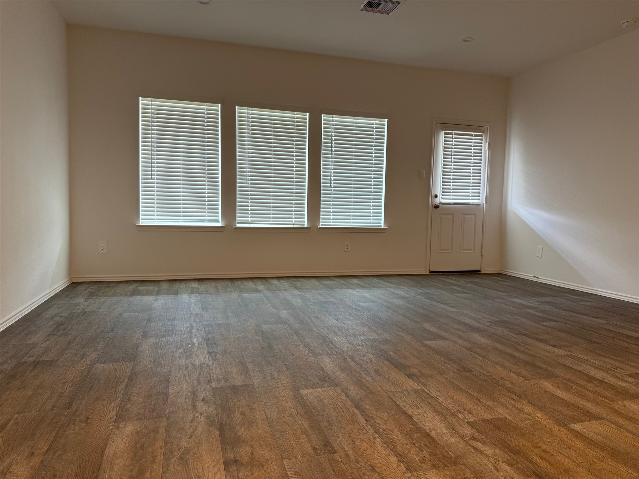 31310 Derbyhaven Drive Property Photo 6