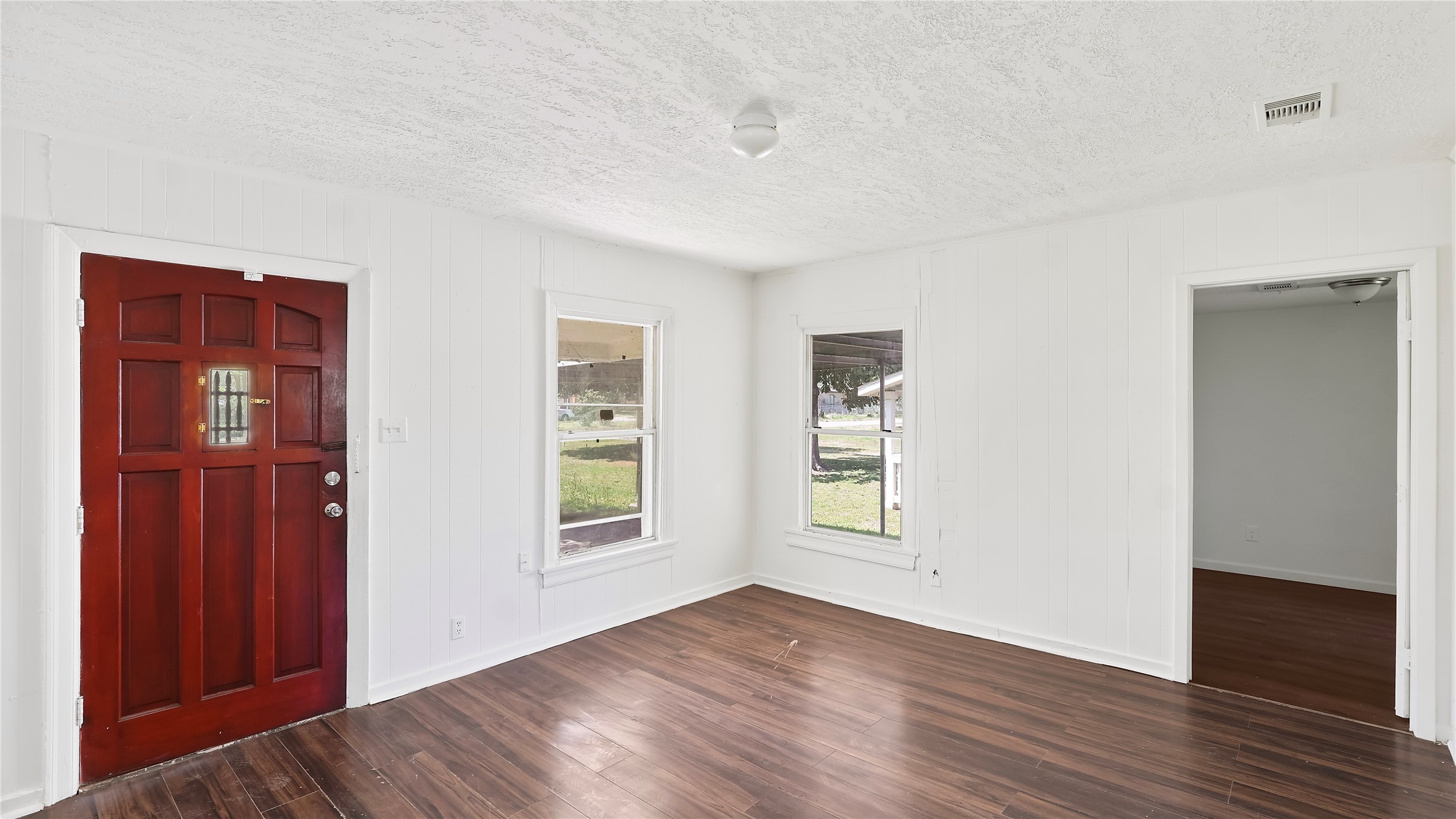 410 Clinton Park Street Property Photo 2
