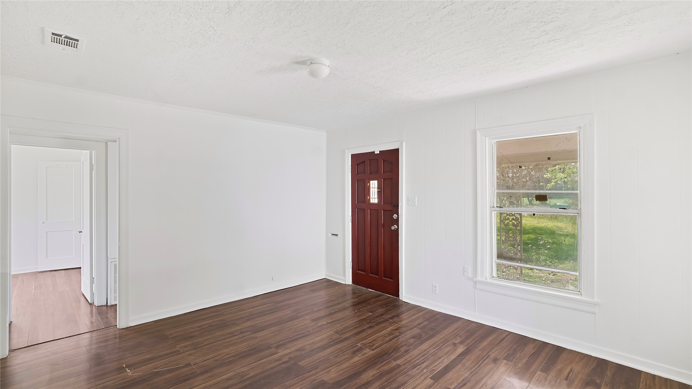 410 Clinton Park Street Property Photo 3