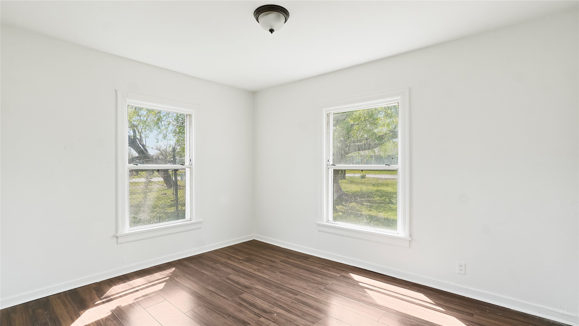 410 Clinton Park Street Property Photo 12